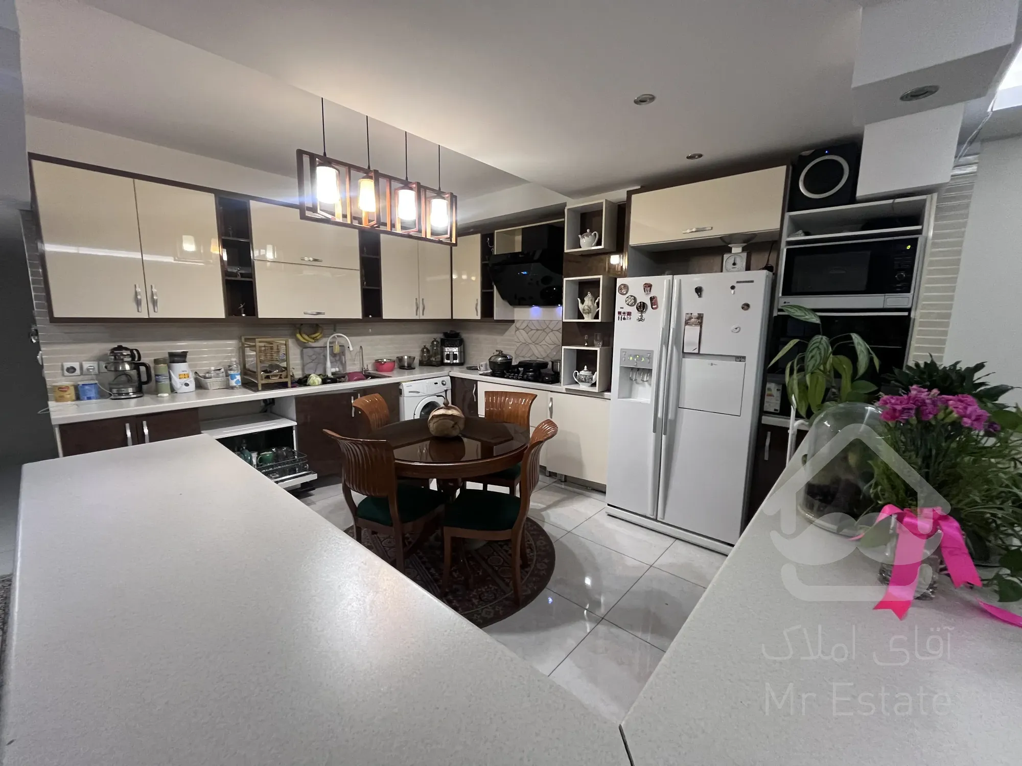 آپارتمان ۱۷۰ متری ۳ خواب کوهپایه ۲۵