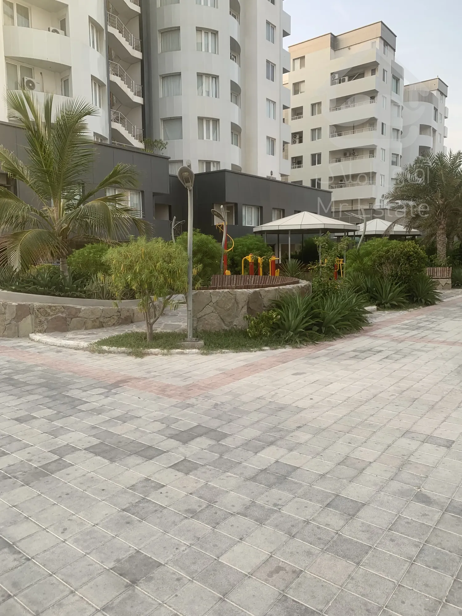 فروش مجتمع یاسین یکخواب۷۲متری سنددار باتراس رایگان