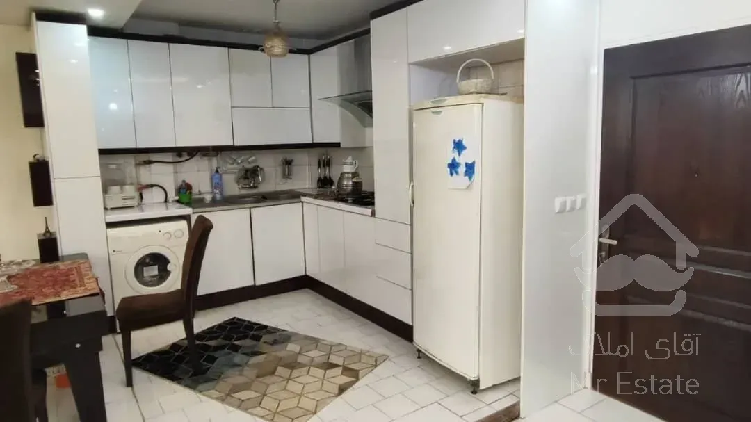 ۹۰ متر اختر شرقی