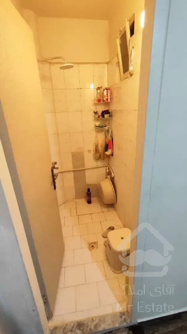 ۹۰ متر اختر شرقی