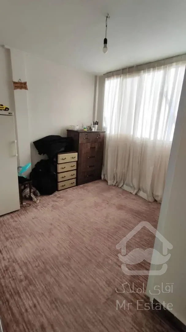 ۹۰ متر اختر شرقی