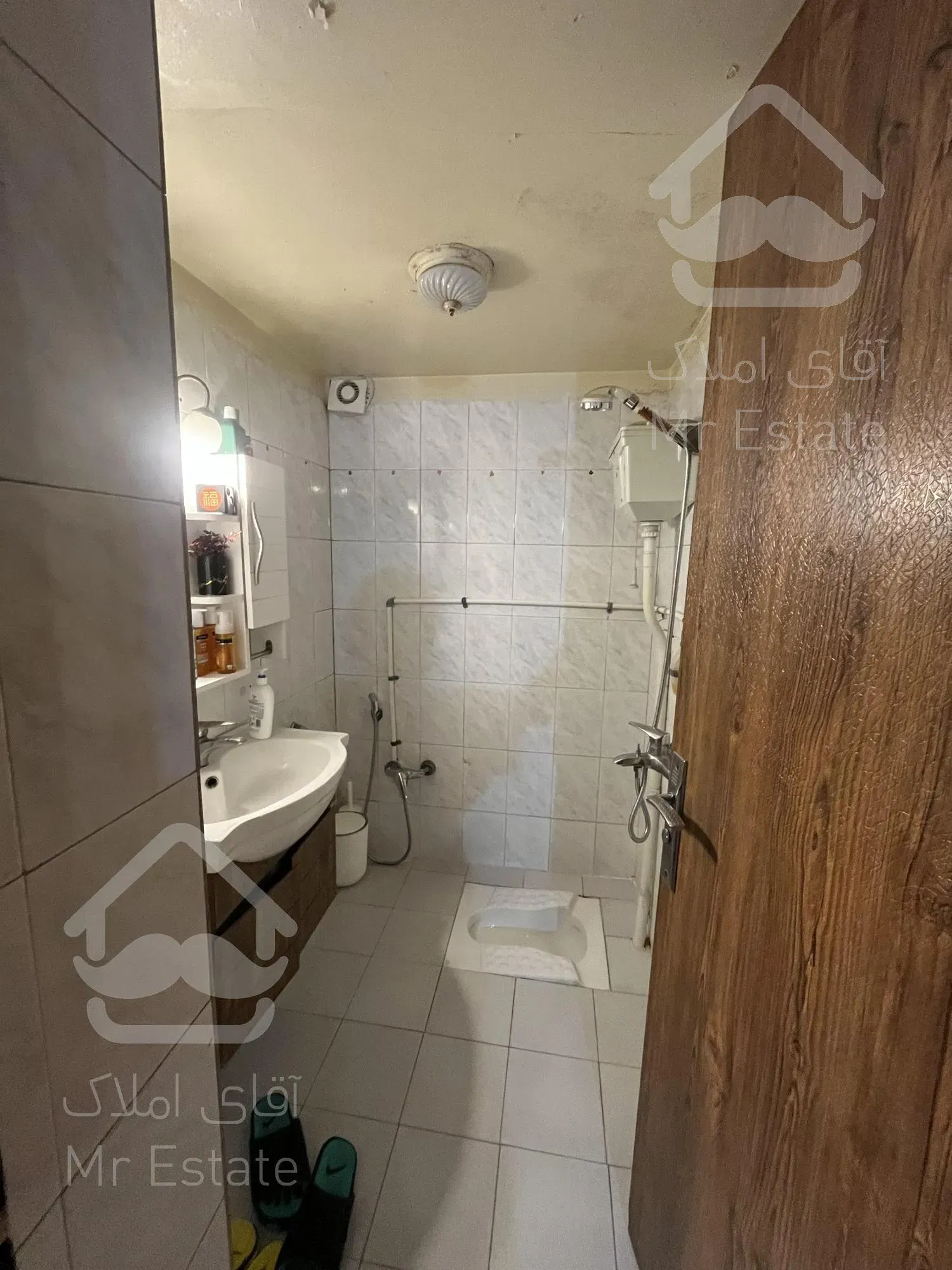 ٦٧ متري در مجتمع خيابان نامجو