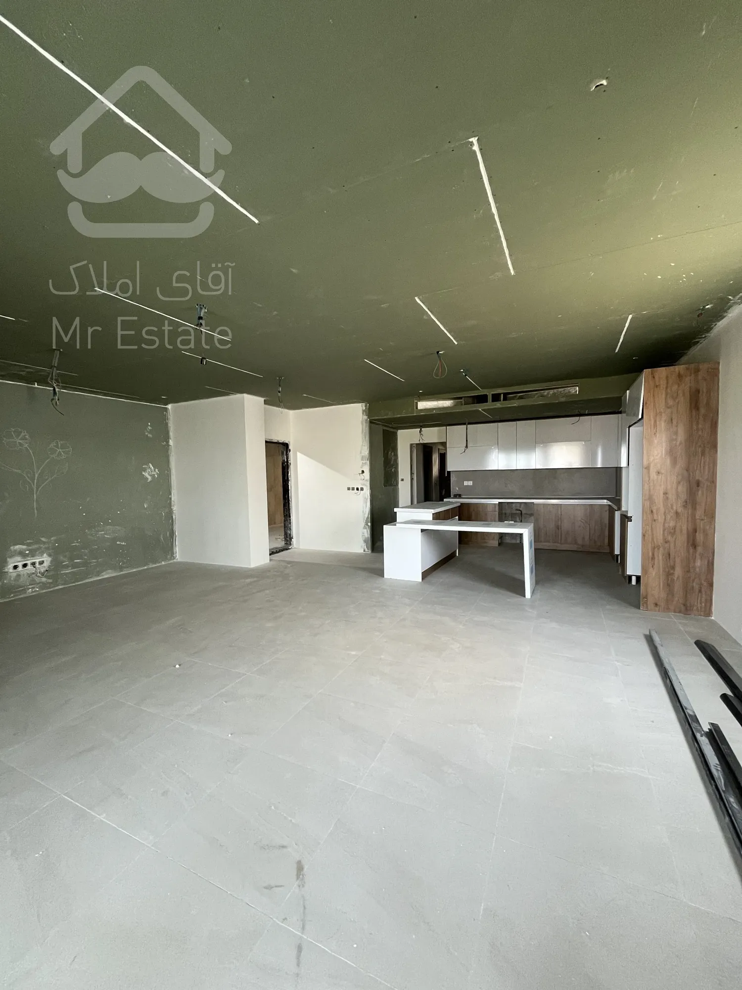 فروش آپارتمان ۱۳۵ متری بر اصلی پاسداران