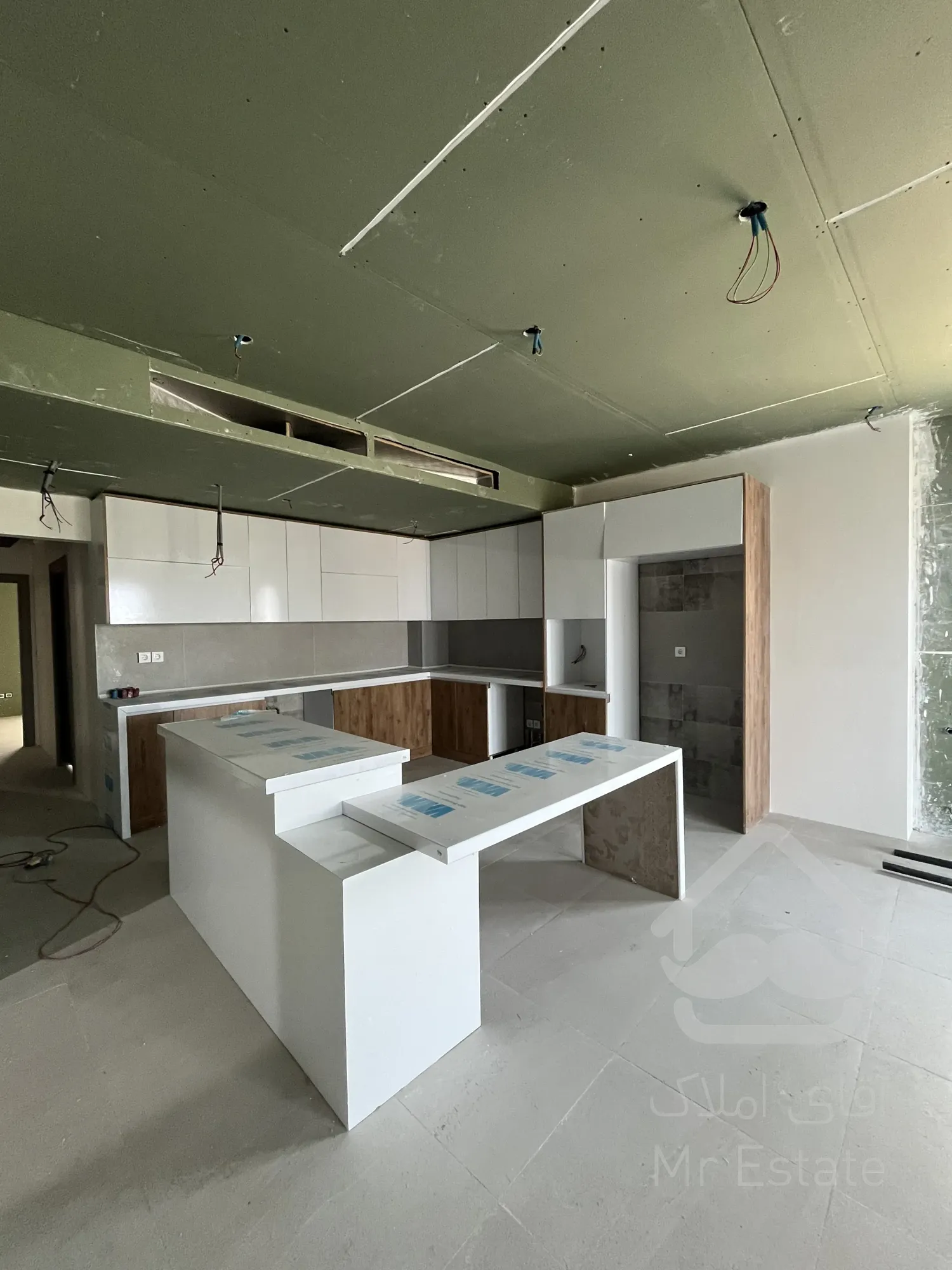 فروش آپارتمان ۱۳۵ متری بر اصلی پاسداران