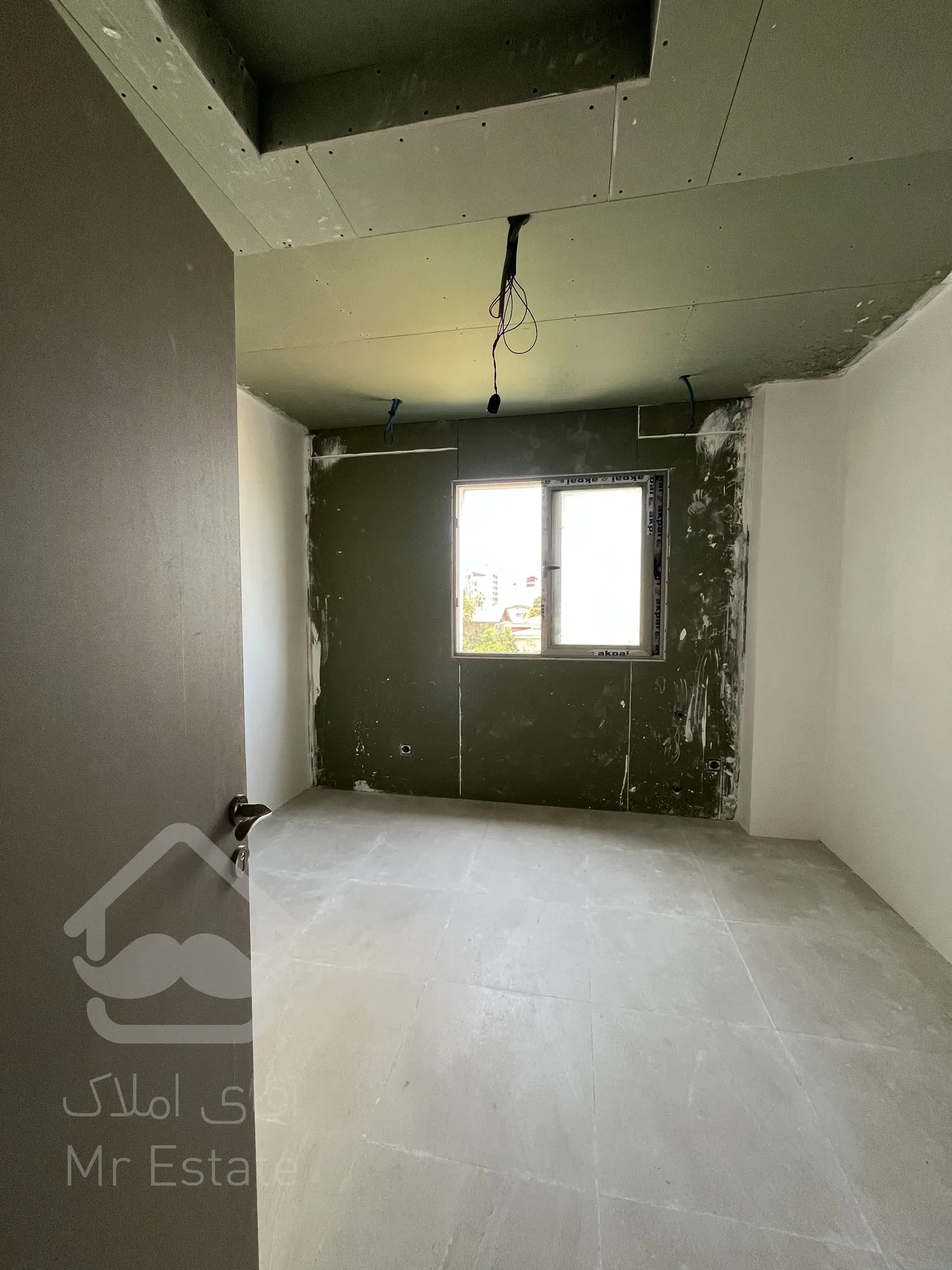 فروش آپارتمان ۱۳۵ متری بر اصلی پاسداران