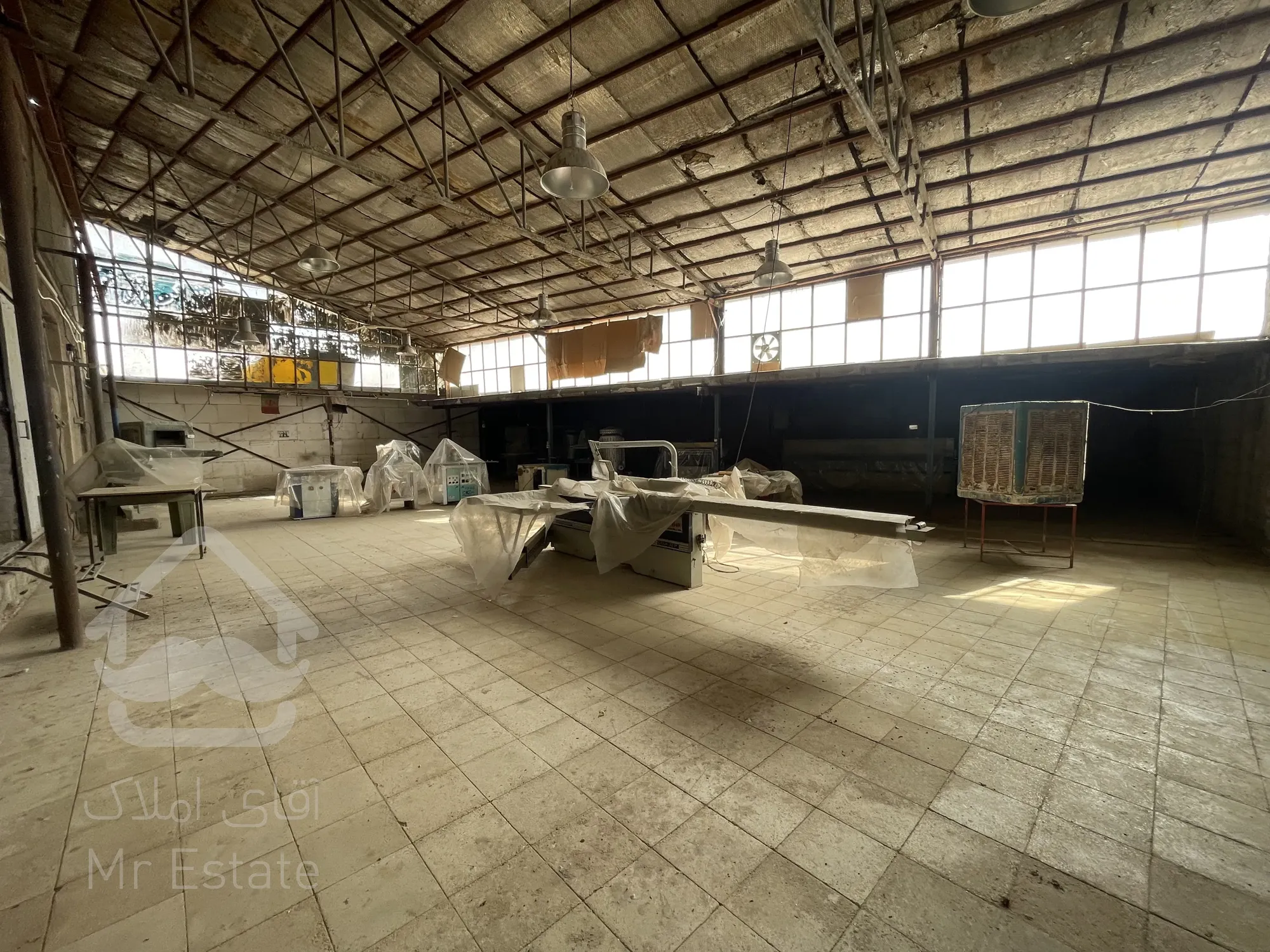 کارخانه ۱۲۰۰۰ متر زمین صنعتی ۱۷۰۰ متر بنا