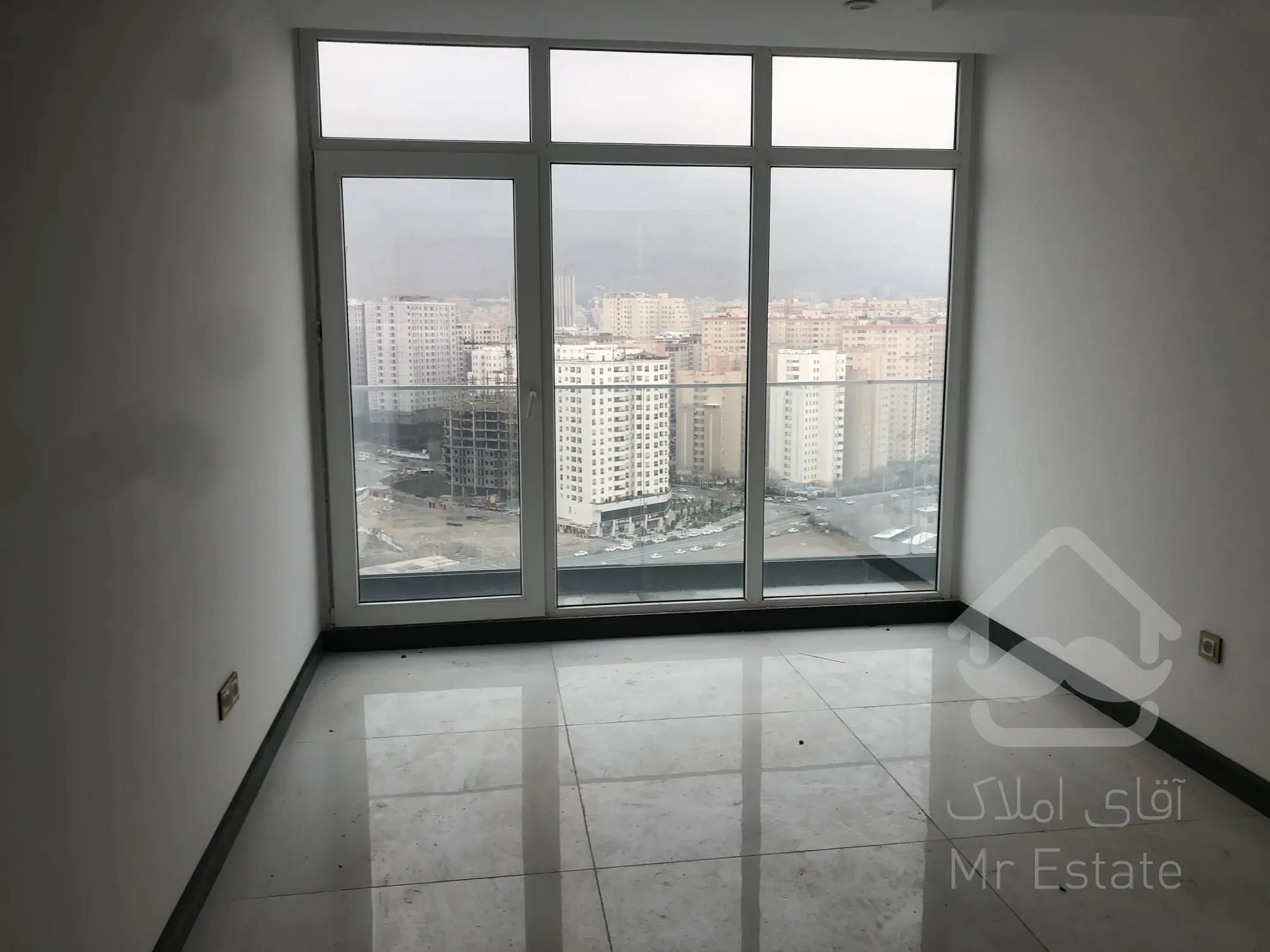 برج تریتیوم ۱۶۰ متری دریاچه چیتگر ۳خواب پنجره قدی ویو دریاچه