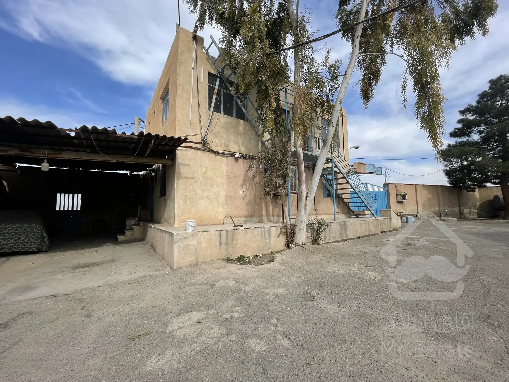 کارخانه ۱۲۰۰۰ متر زمین صنعتی ۱۷۰۰ متر بنا