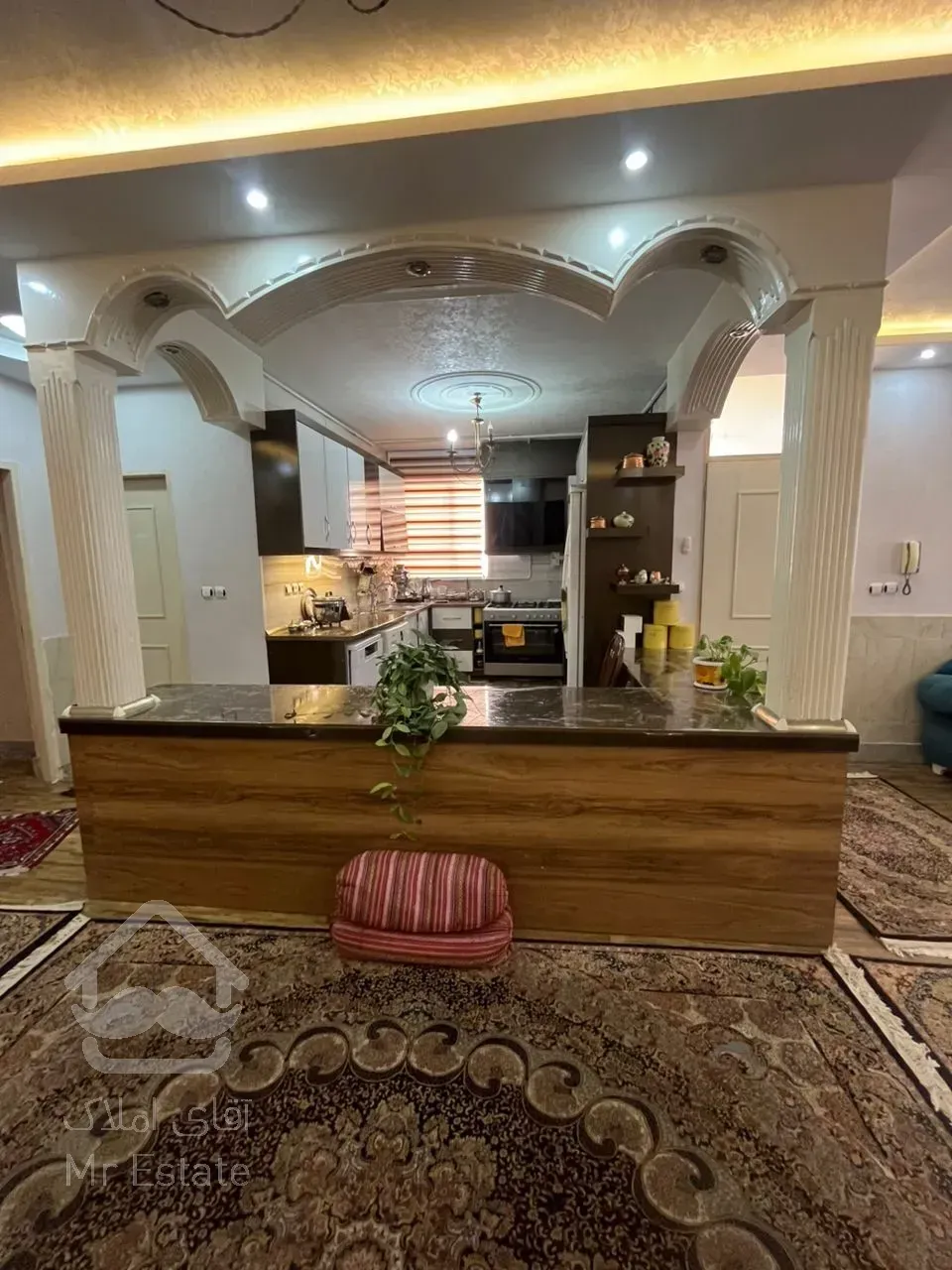 2طبقه مسکونی و 1 سویت بازسازی شده مقابل پارک قلمستان