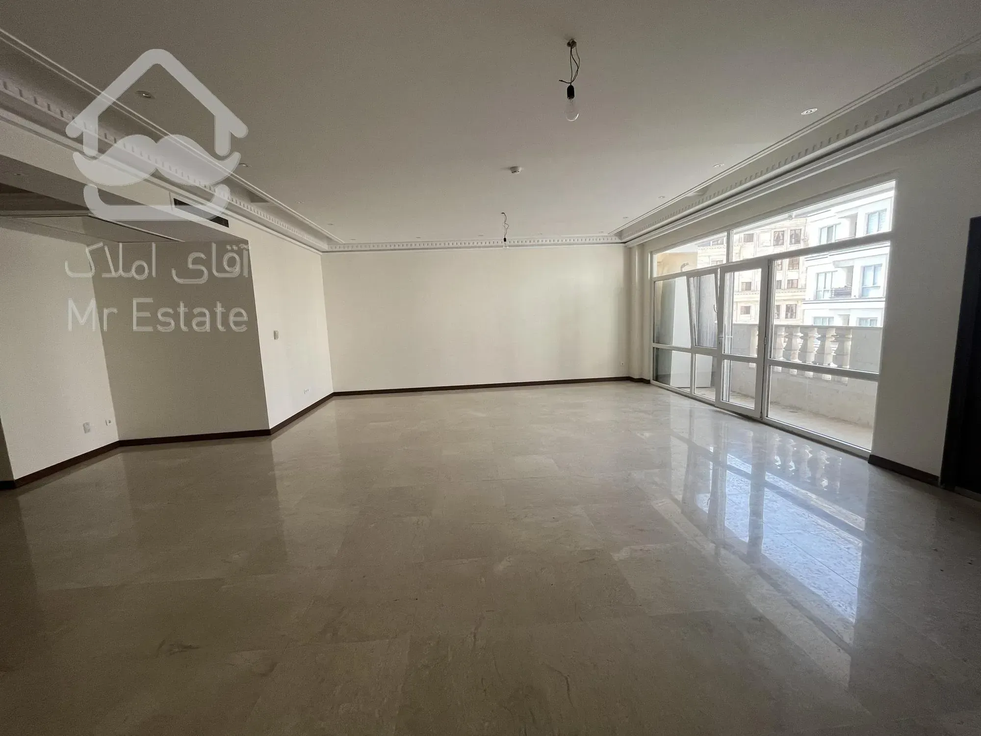 ۲۱۷ متر تک‌واحدی/ فرمانیه/ ۲ پارکینگ سندی/ برج‌باغ