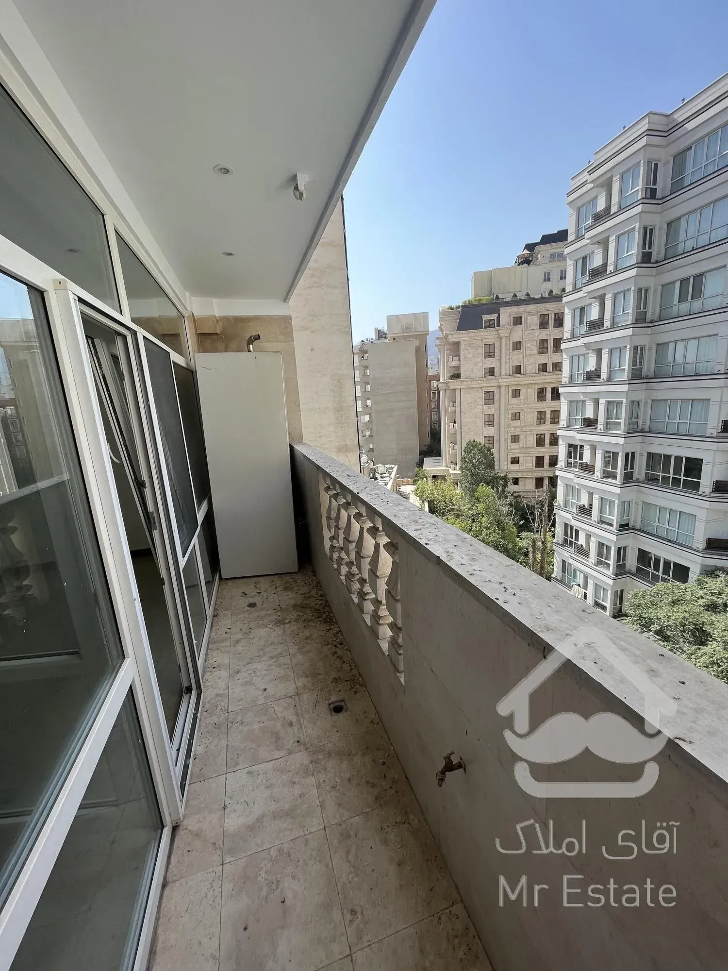 ۲۱۷ متر تک‌واحدی/ فرمانیه/ ۲ پارکینگ سندی/ برج‌باغ