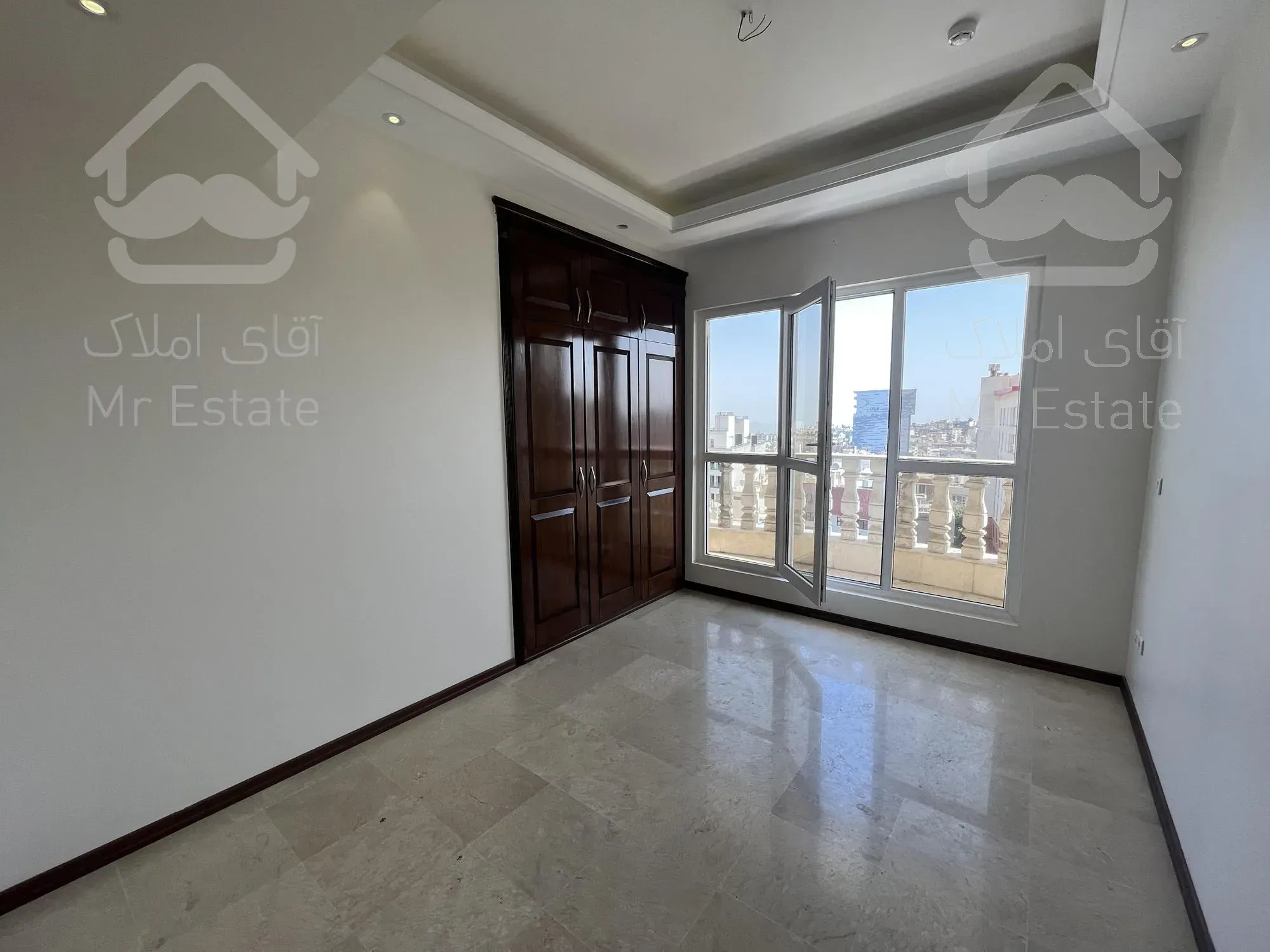 ۲۱۷ متر تک‌واحدی/ فرمانیه/ ۲ پارکینگ سندی/ برج‌باغ