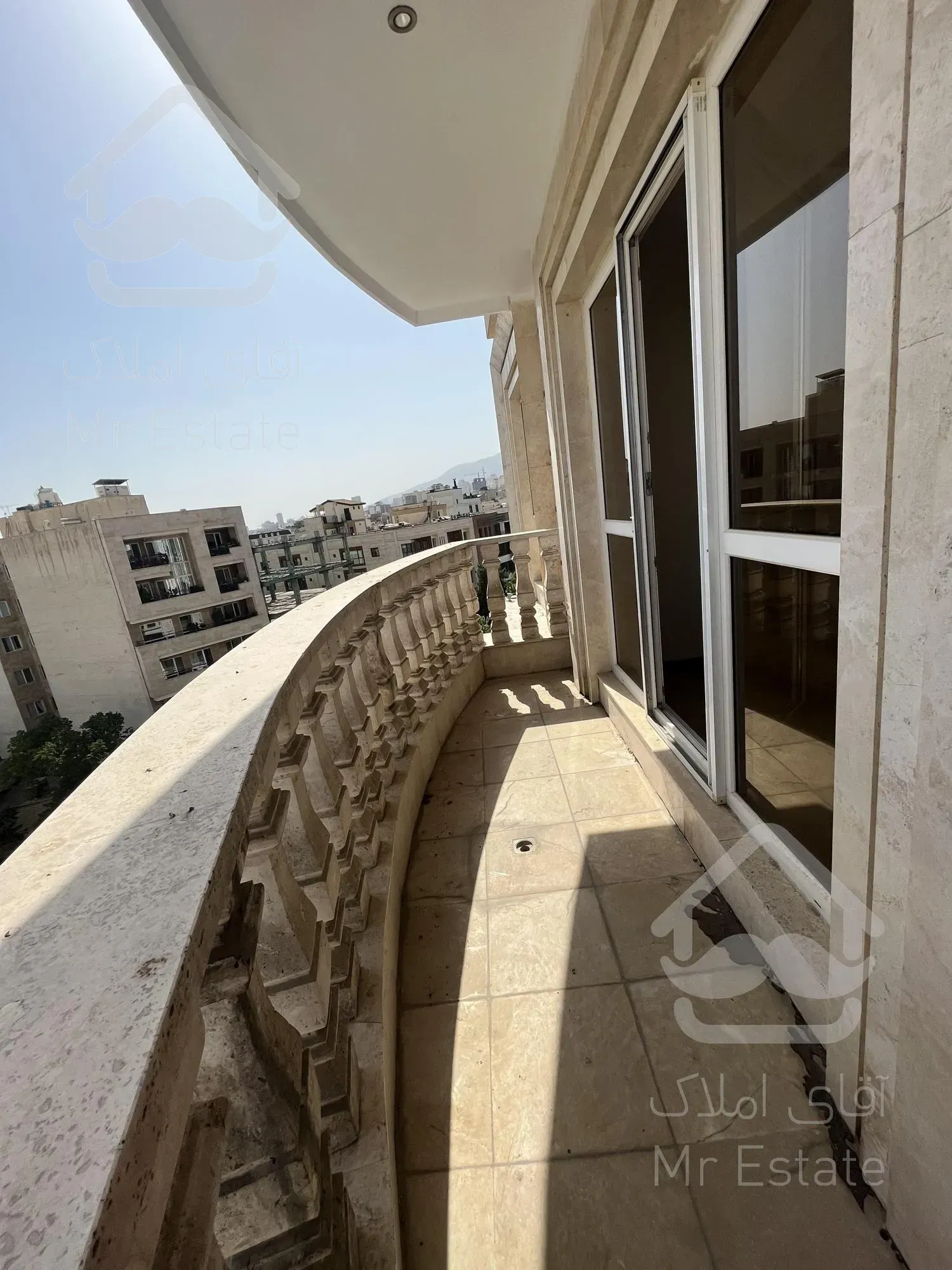 ۲۱۷ متر تک‌واحدی/ فرمانیه/ ۲ پارکینگ سندی/ برج‌باغ