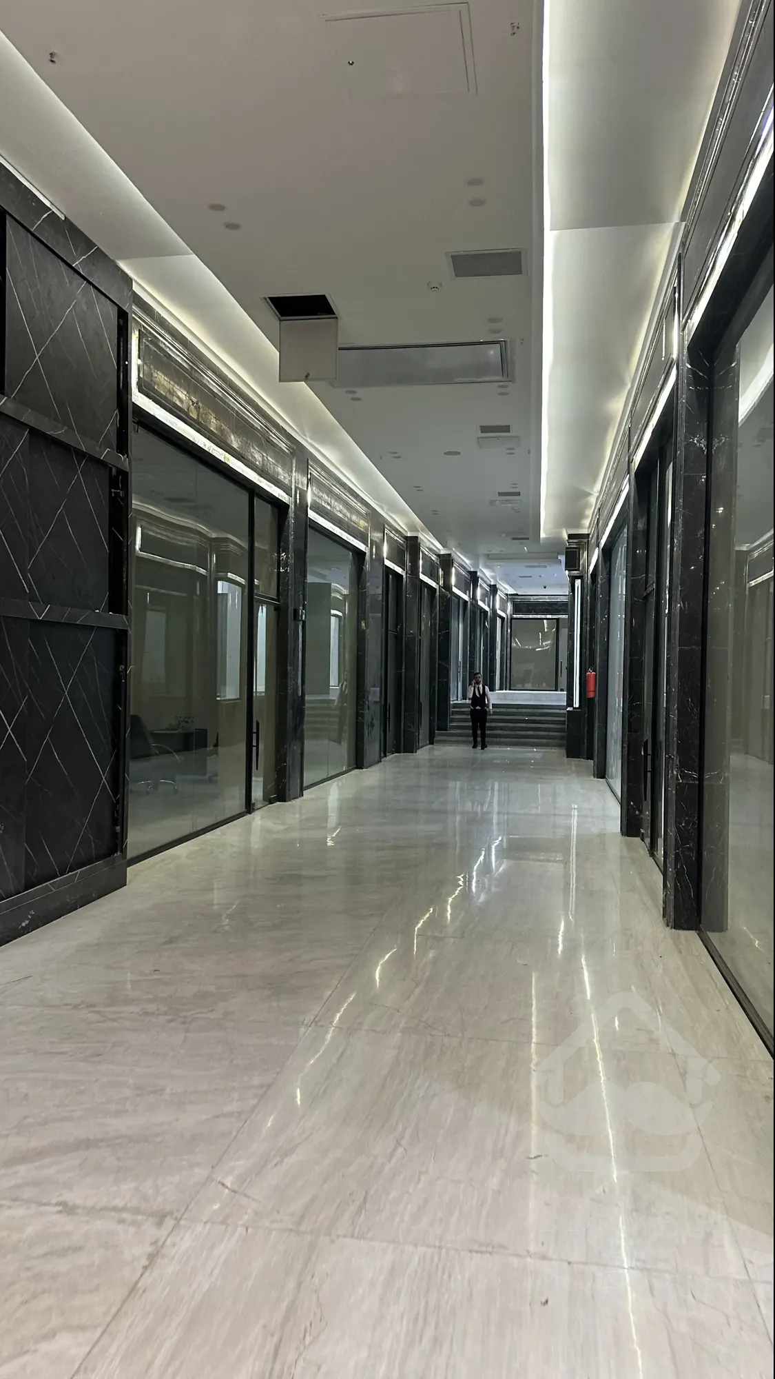 37 متر تجاری/تاپ لوکیشن/درمجاورت 1800 واحدی