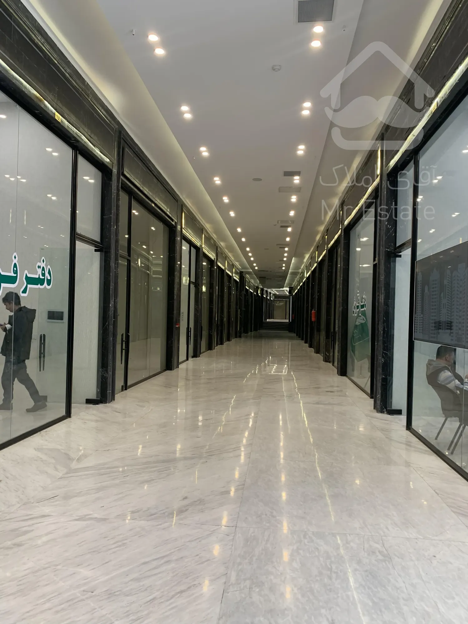 اجاره مغازه 67 متری در رونیکا مال پاسداران