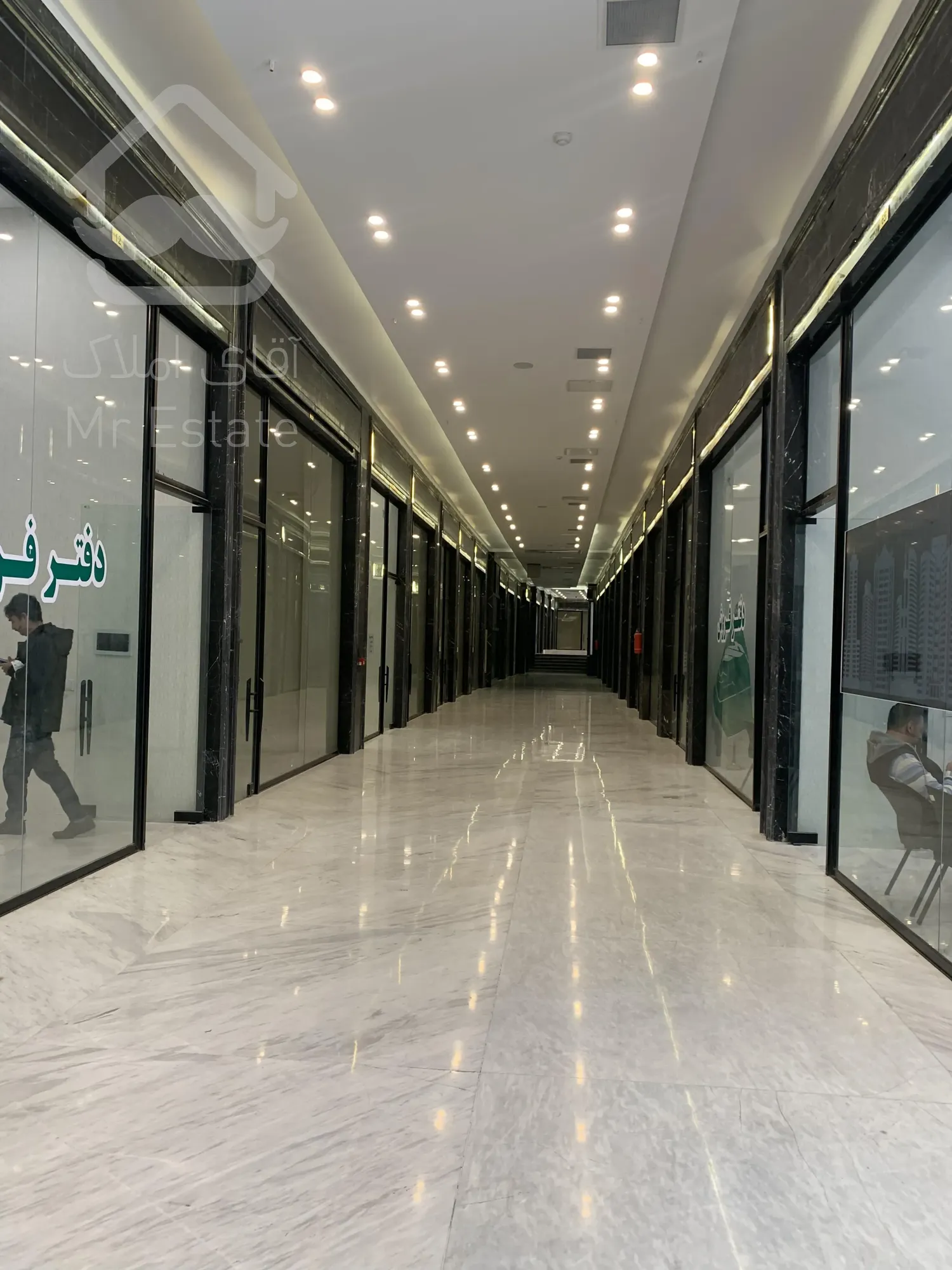 فروش مغازه لاکچری 19 متری در رونیکا مال پاسداران