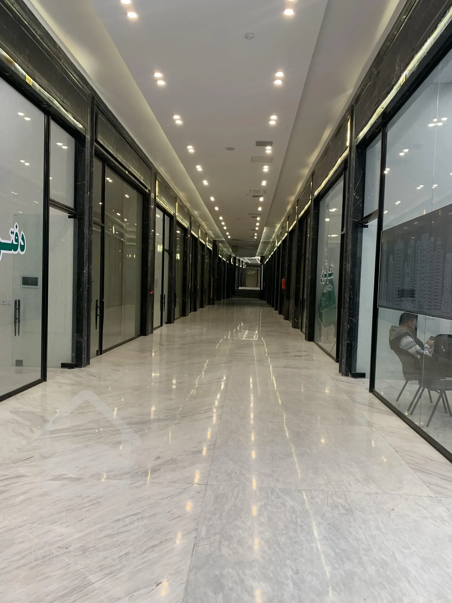 پیش فروش مغازه 18 متری با شرایط اقساطی