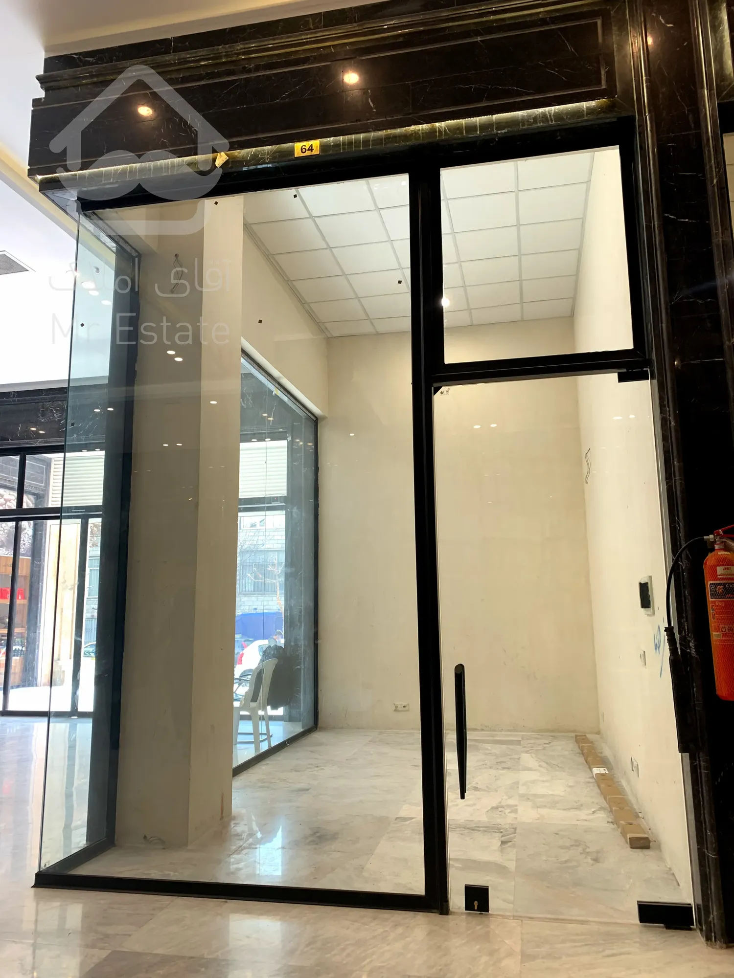 رهن و اجاره واحد تجاری  با پاخور عالی در رونیکامال هروی