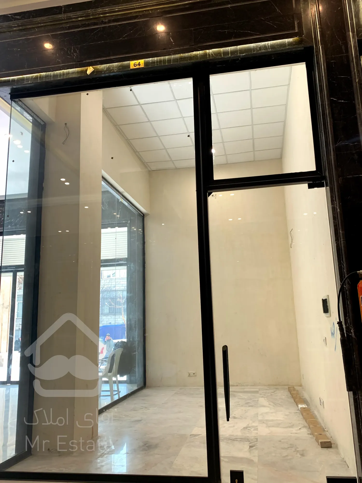 فروش 23 متر مغازه با شرایط عالی و تحویل آنی رونیکا مال هروی