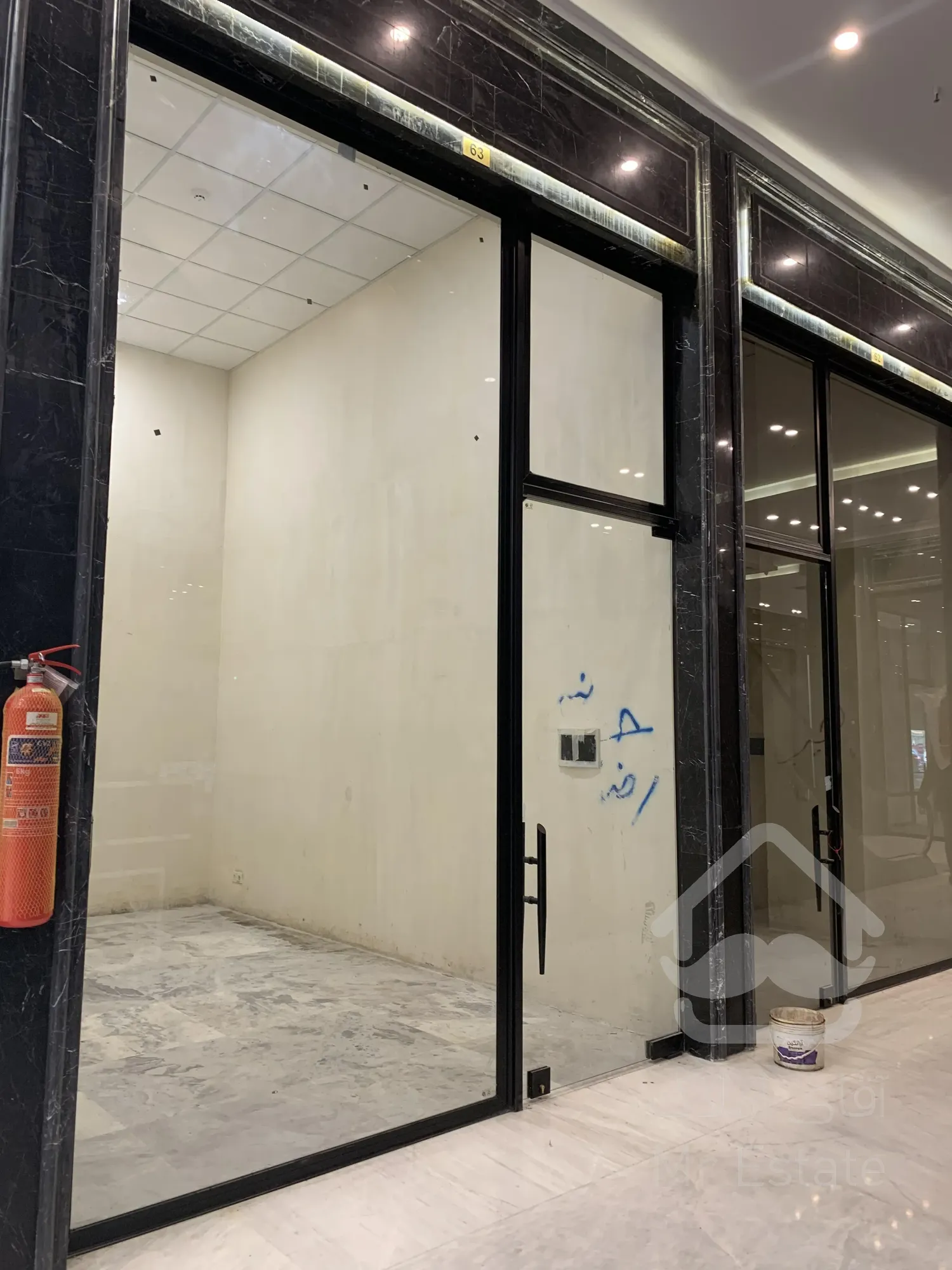 فروش مغازه 23 متری در رونیکا مال پاسداران از دم قسط