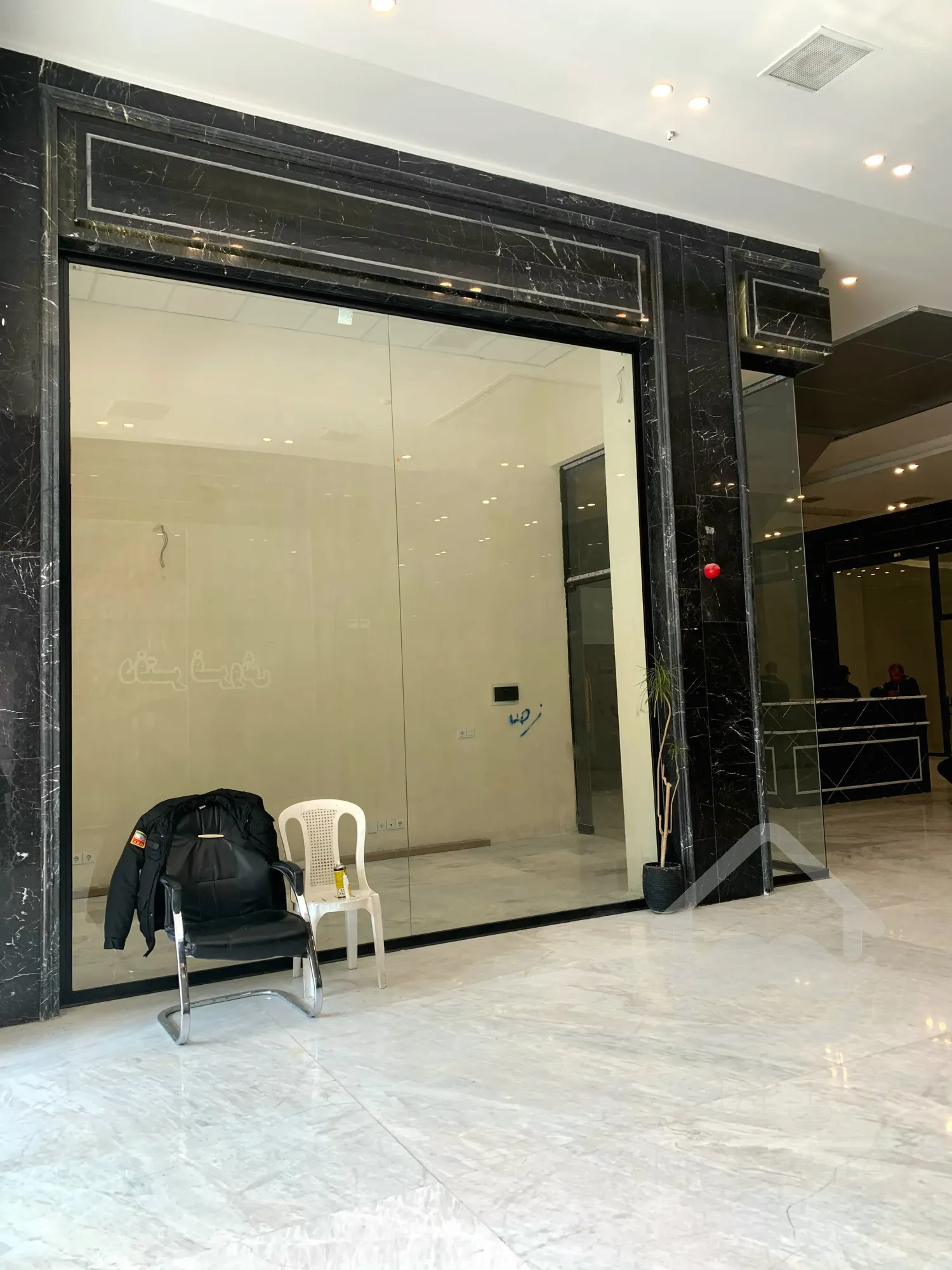 فروش مغازه لاکچری 36 متر مناسب تمام اصناف رونیکا مال پاسداران