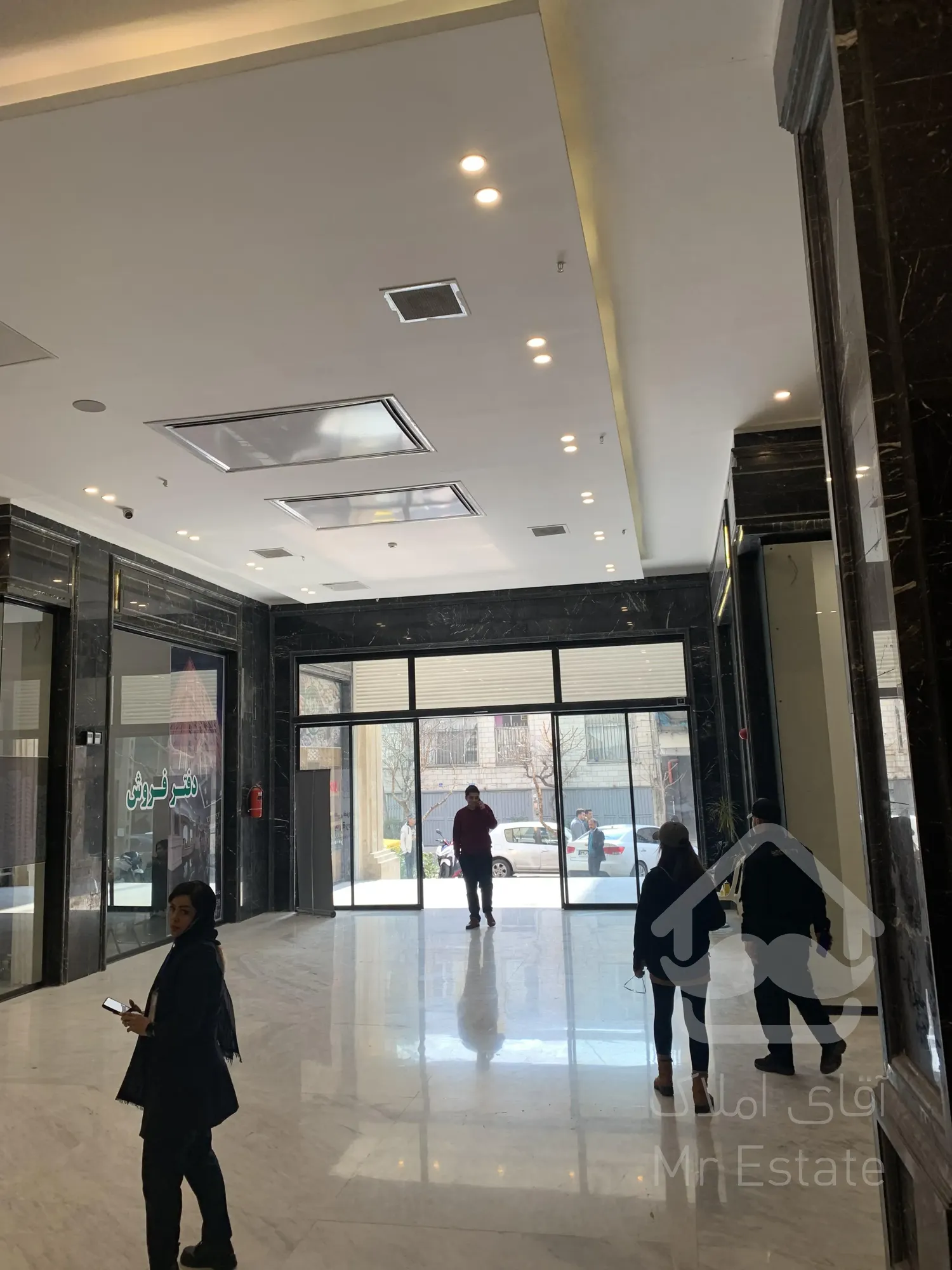 فروش مغازه لوکس در بهترین لوکیشن رونیکا مال هروی