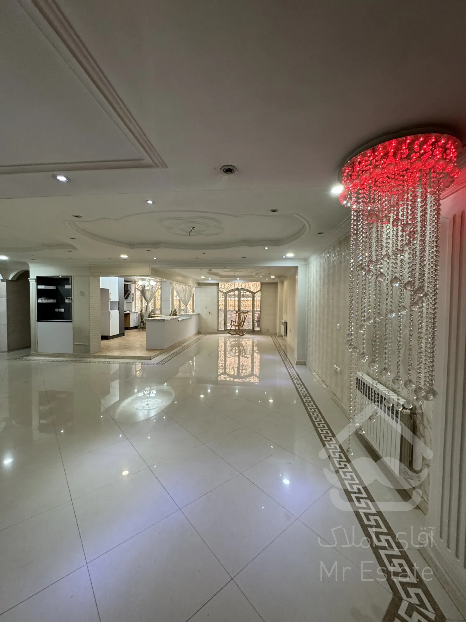 فروش آپارتمان ١٩٠ آیت کاشانی بهنام اکازیون