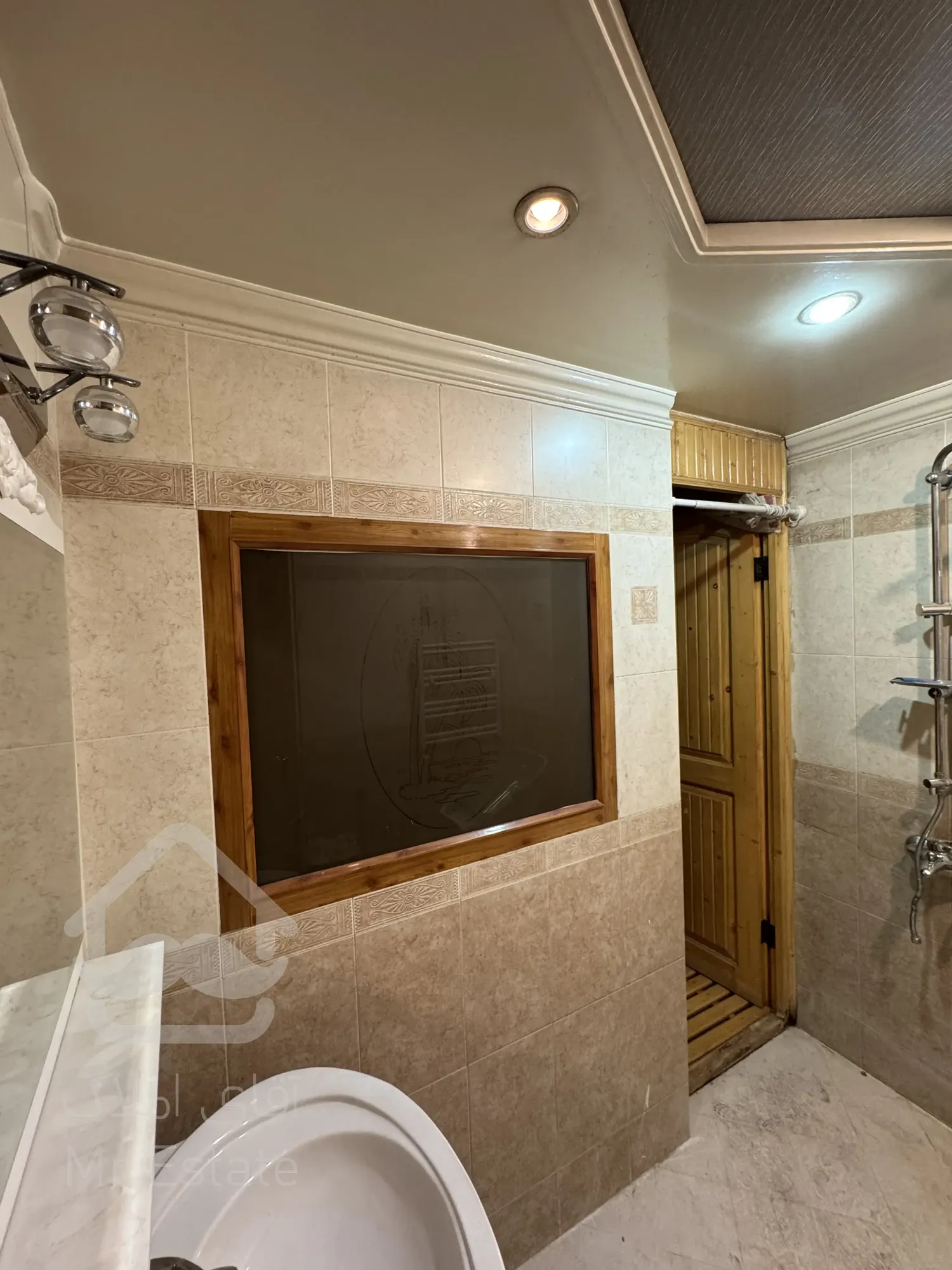 فروش آپارتمان ١٩٠ آیت کاشانی بهنام اکازیون