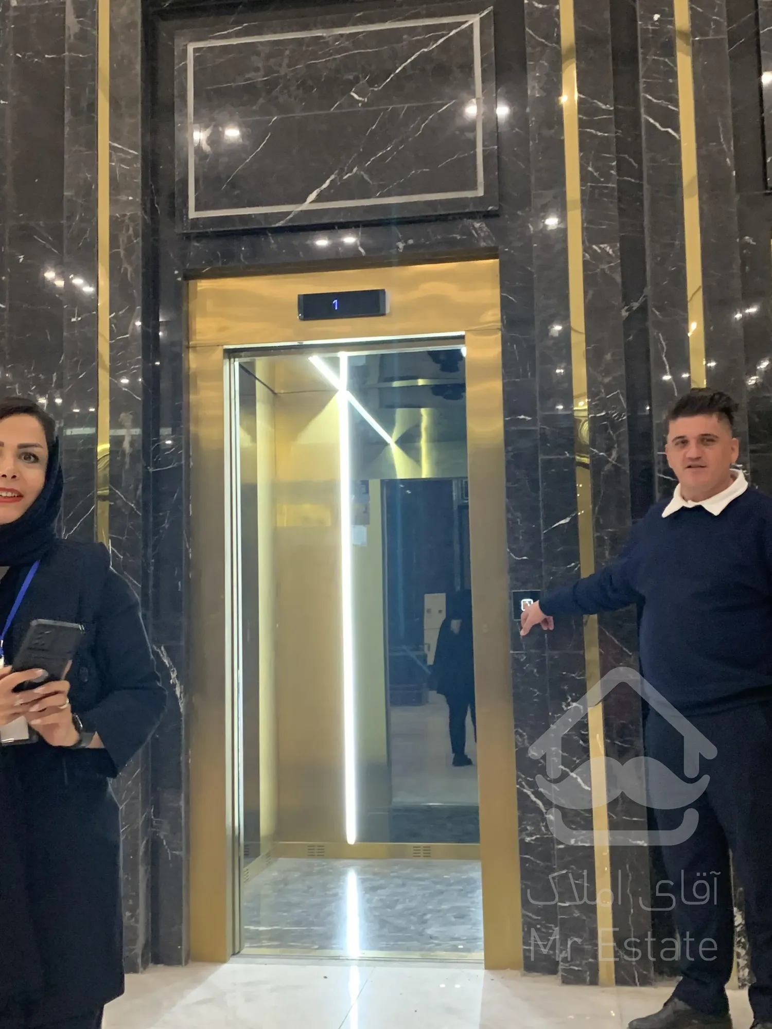 فروش مغازه 16 متری رونیکا مال پاسداران