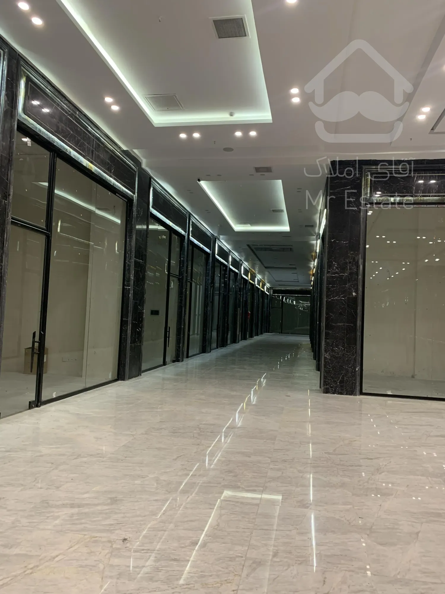 اجاره مغازه 36 متر بالا همکف با کاربری تمام اصناف لوکس رونیکا مال مژده