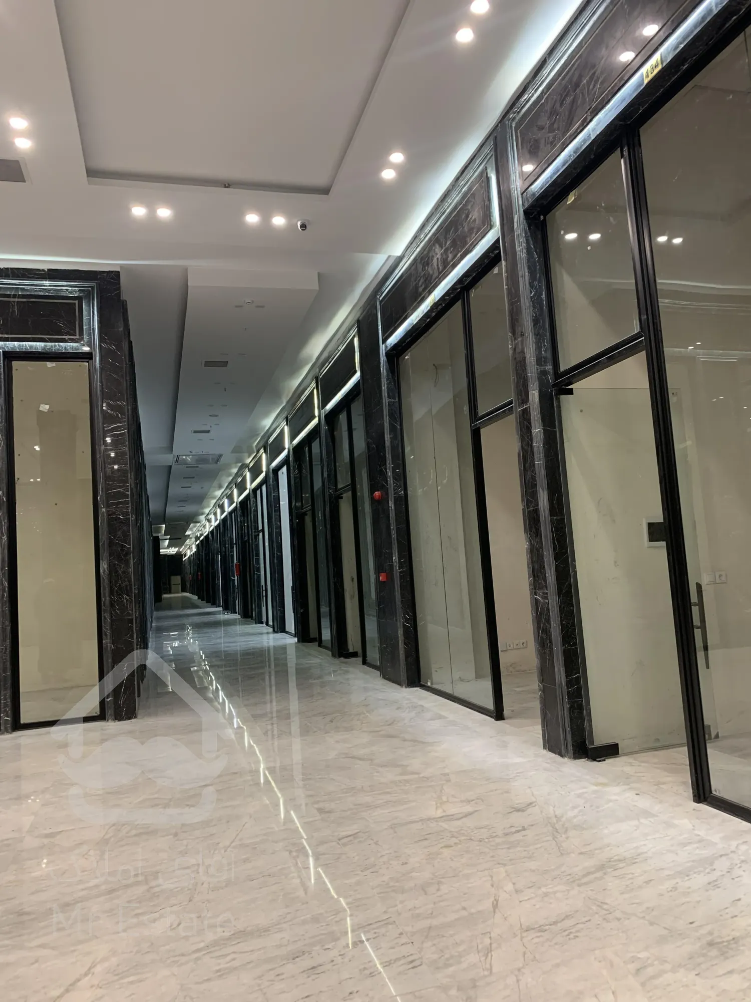 فروش مغازه لوکس در بهترین لوکیشن رونیکا مال هروی