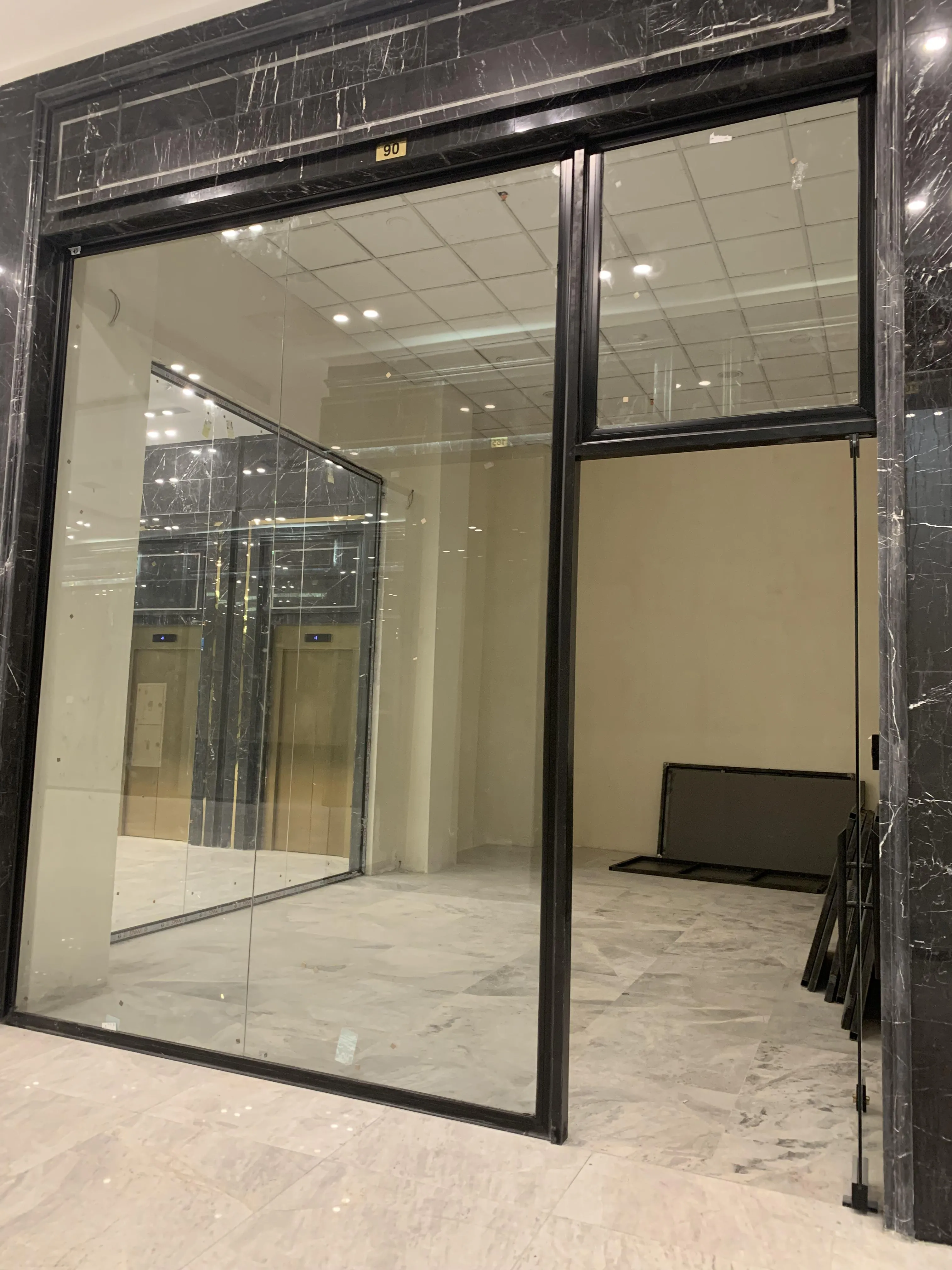 فروش مغازه 17 متری در رونیکا مال پاسداران با شرایط پرداخت استثنائی