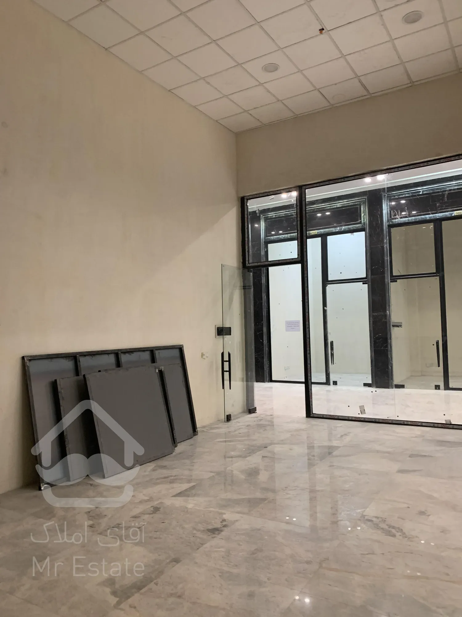 فروش مغازه 16 متری رونیکا مال پاسداران