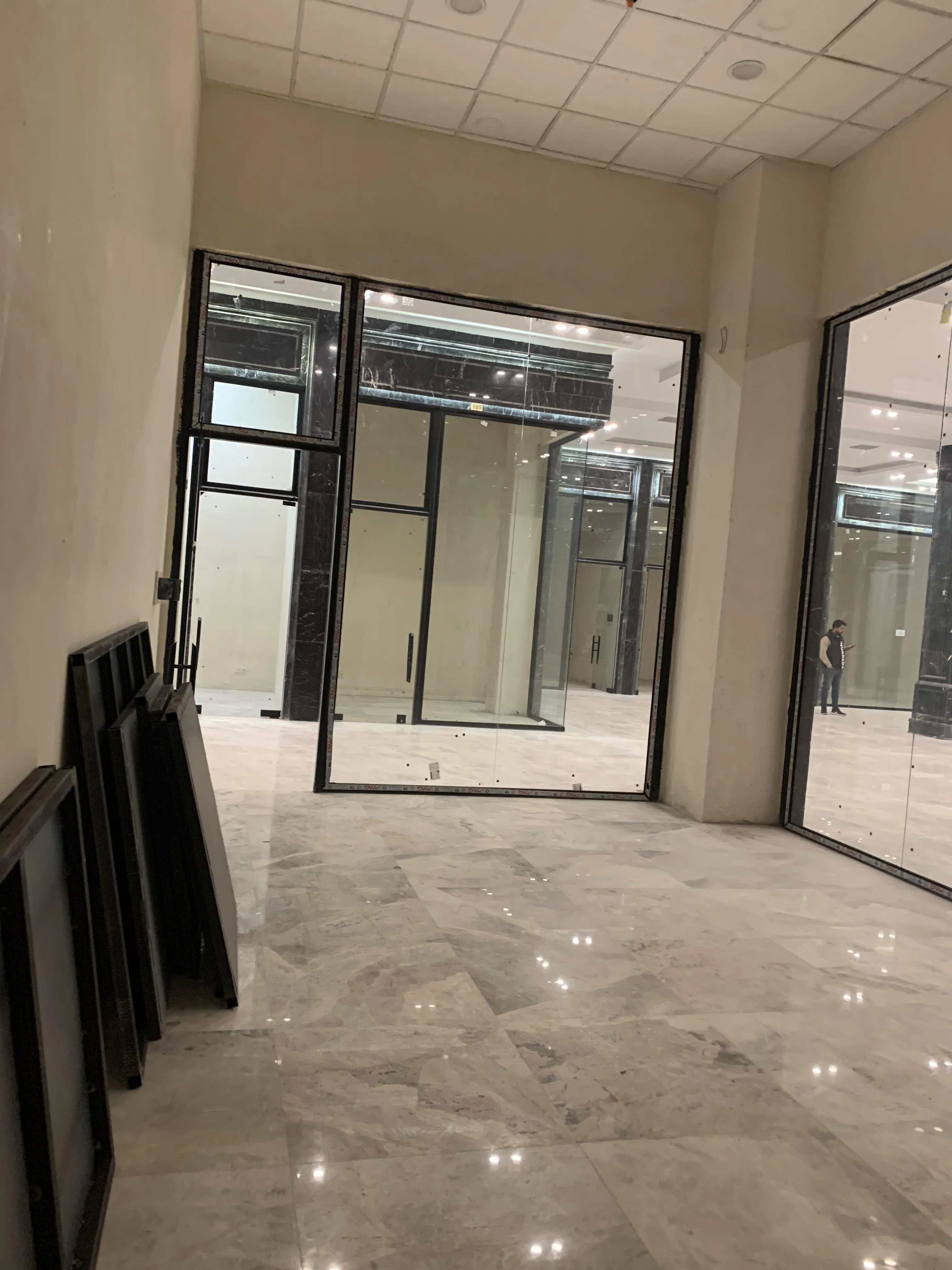 فروش مغازه 16 متر در رونیکا مال مژده