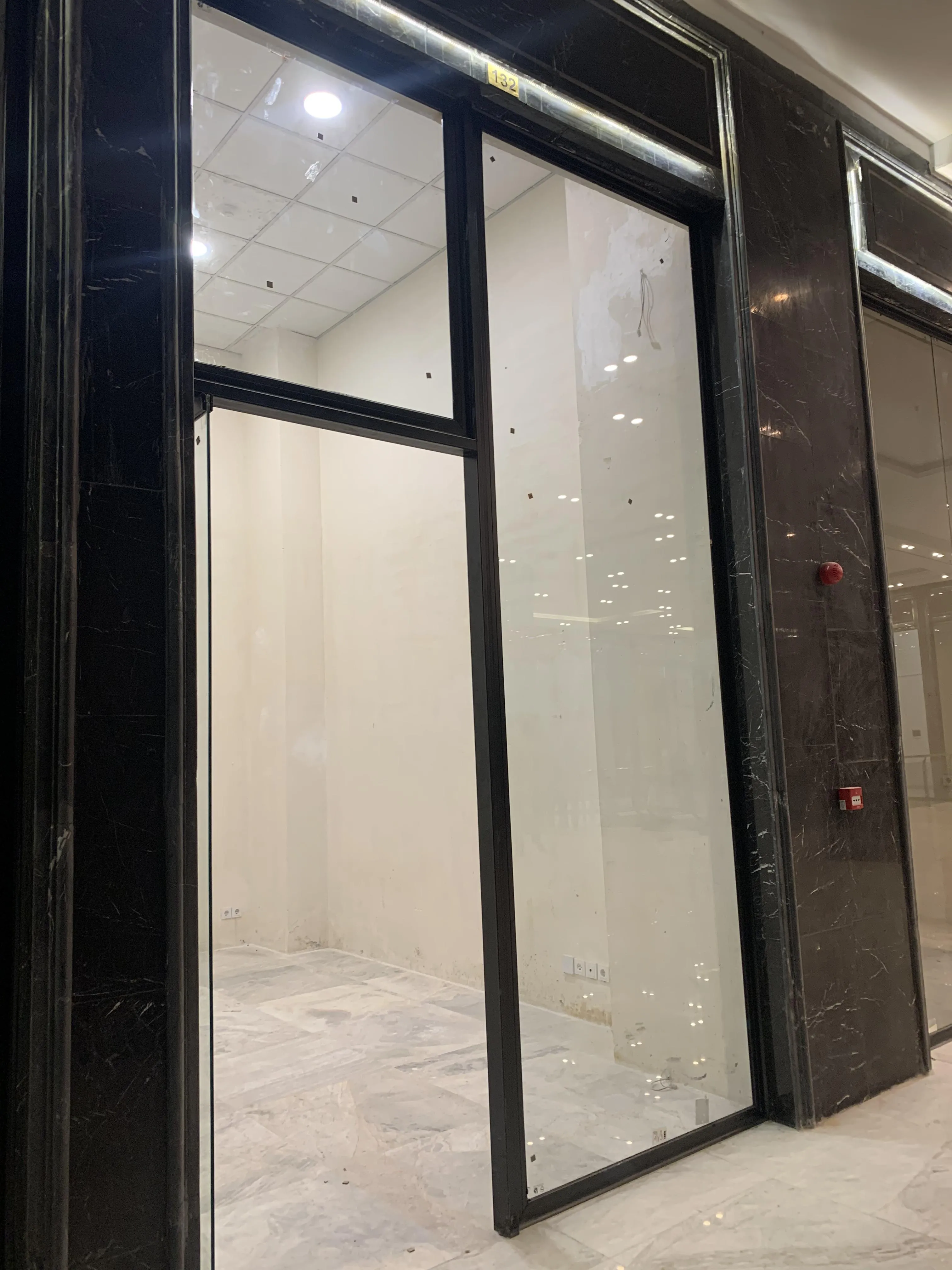 فروش مغازه 16 متر در رونیکا مال مژده