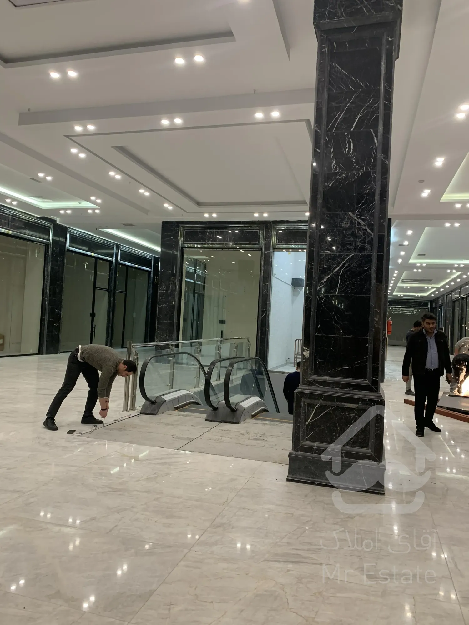 اجاره 16 متر مغازه با سه ماه تنفس رونیکا مال هروی