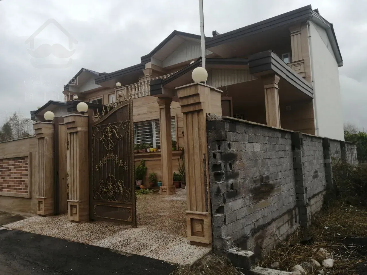 فروش ۲۰۰ متر