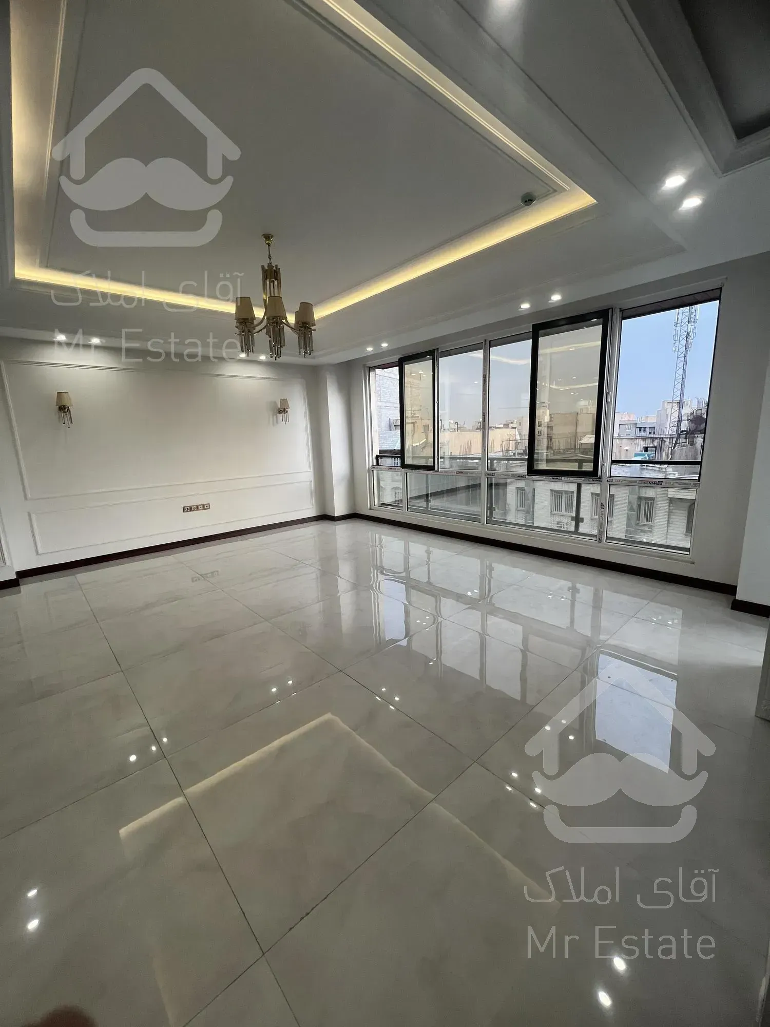 واحد ۲۰۵ متری/نوساز/۲ پارکینگ/قدوسی غربی