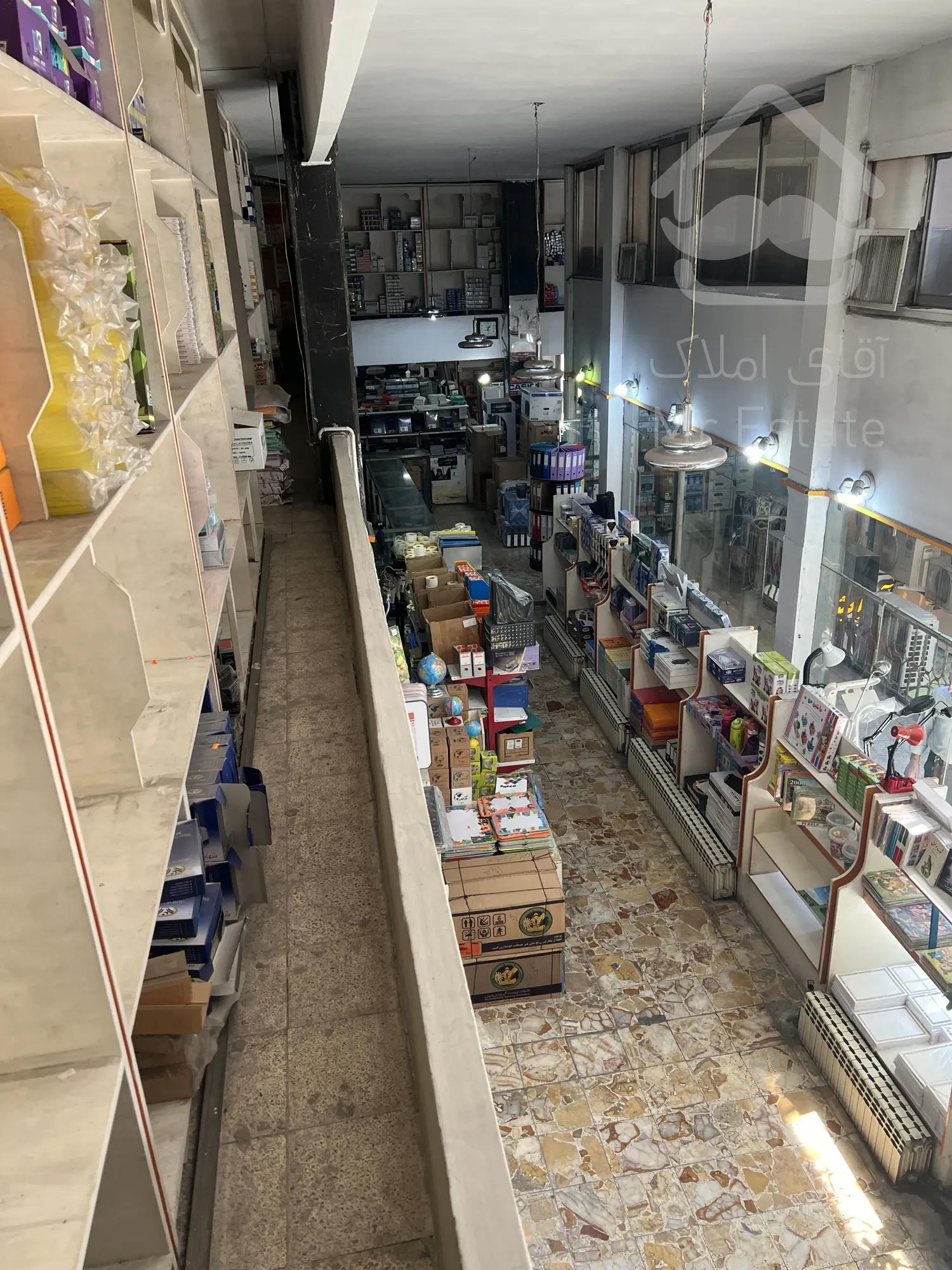 نصف پاساژ با قابلیت تفکیک به بیش از شش مغازه زیر قیمت کارشناسی در بهترین مکان تجاری کلانشهر ارومیه واقع در خیابان امام