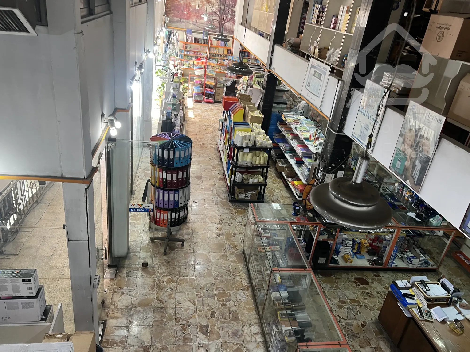 نصف پاساژ با قابلیت تفکیک به بیش از شش مغازه زیر قیمت کارشناسی در بهترین مکان تجاری کلانشهر ارومیه واقع در خیابان امام