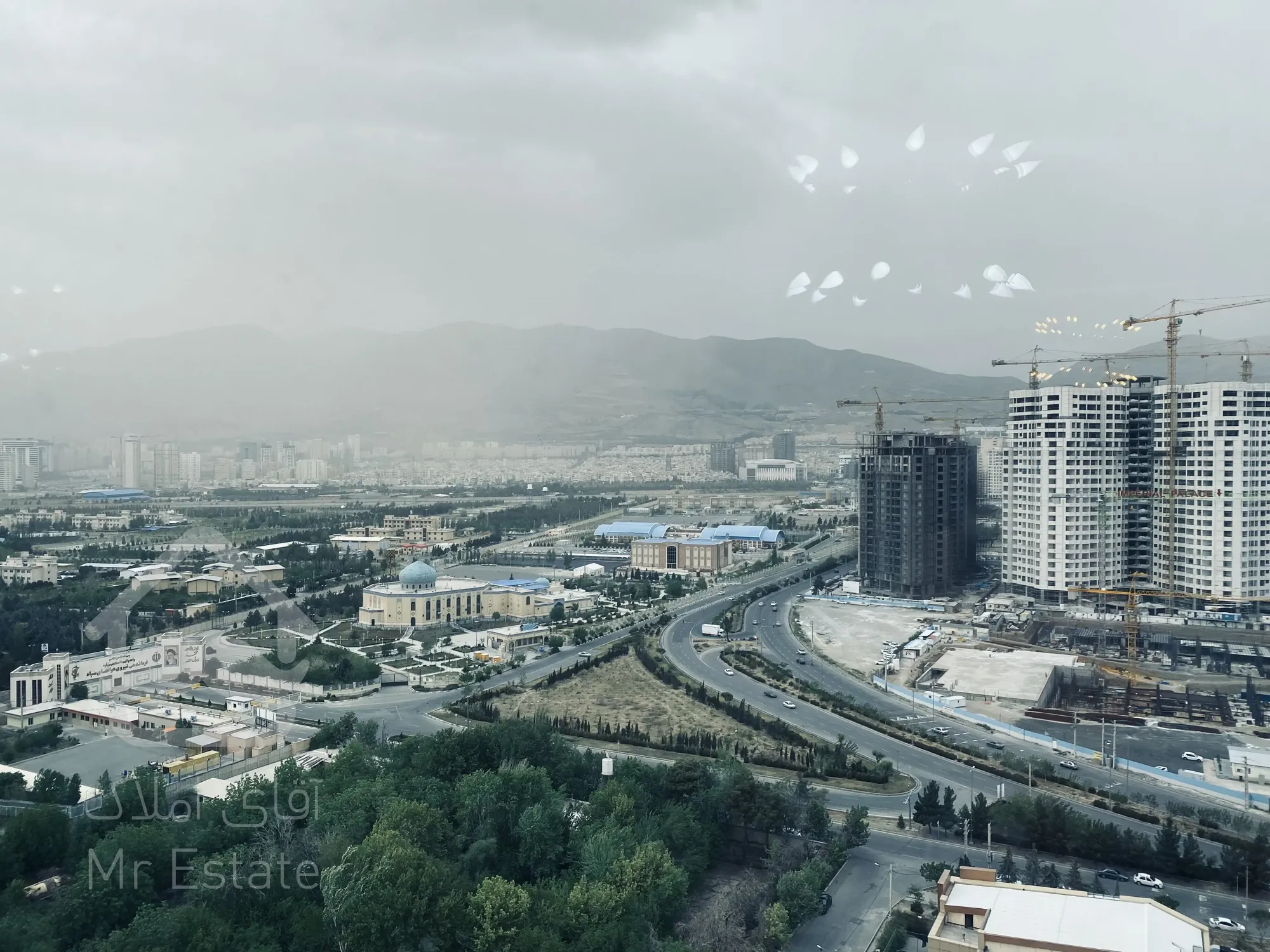 فرو آپارتمان ۱۲۰متر۲ خواب سند تکبرگ دریاچه کوهک ویو دریاچه و کل شهر فول دیزاین