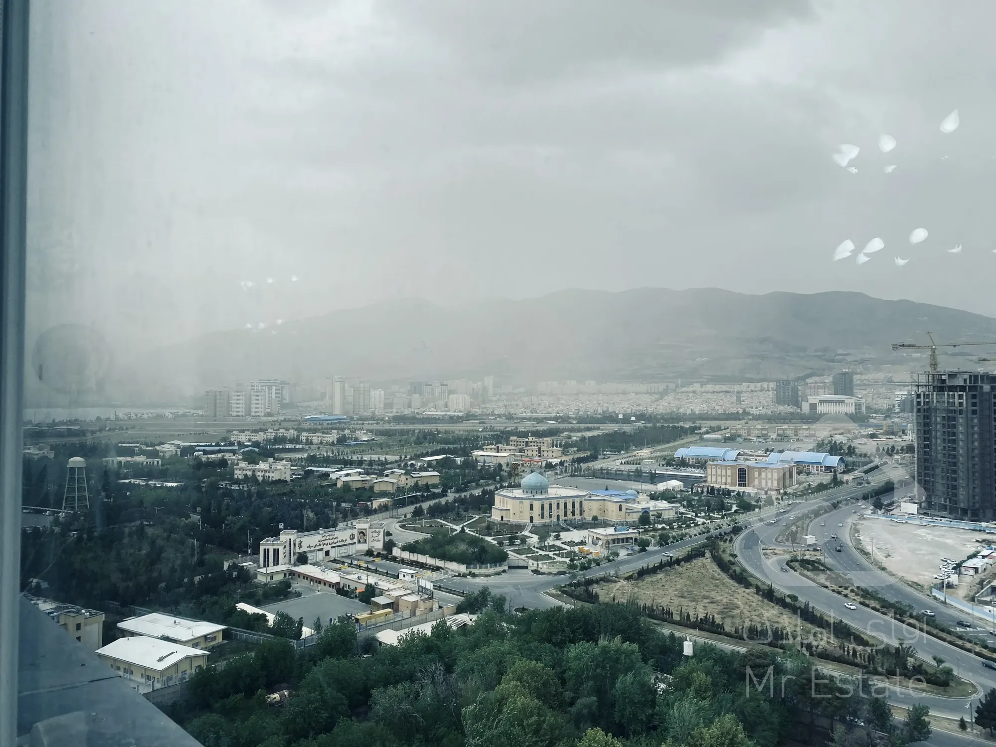 فرو آپارتمان ۱۲۰متر۲ خواب سند تکبرگ دریاچه کوهک ویو دریاچه و کل شهر فول دیزاین