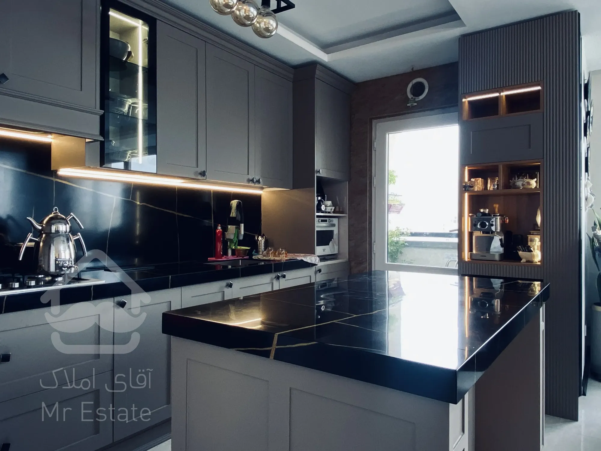 فرو آپارتمان ۱۲۰متر۲ خواب سند تکبرگ دریاچه کوهک ویو دریاچه و کل شهر فول دیزاین