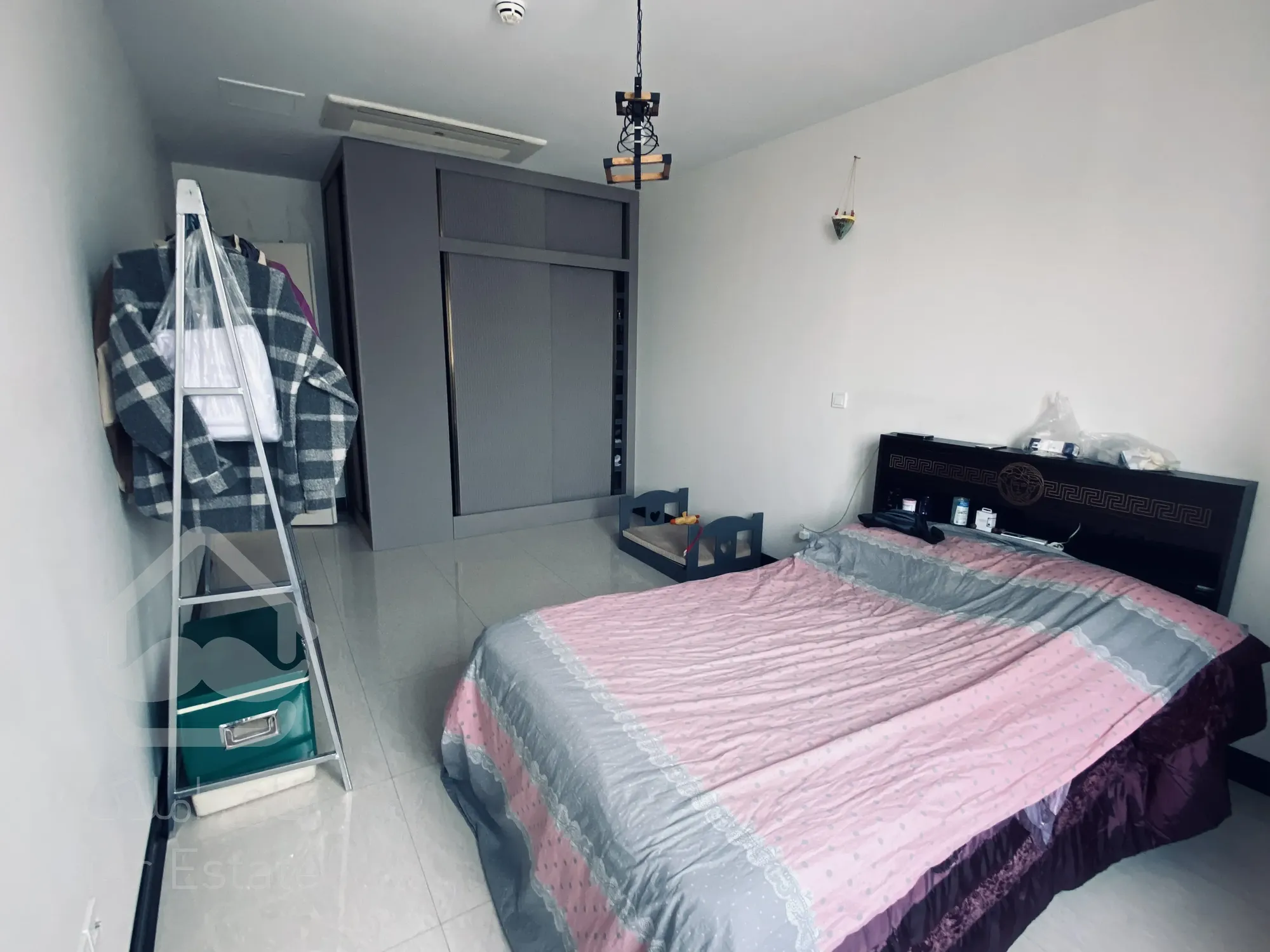 فرو آپارتمان ۱۲۰متر۲ خواب سند تکبرگ دریاچه کوهک ویو دریاچه و کل شهر فول دیزاین