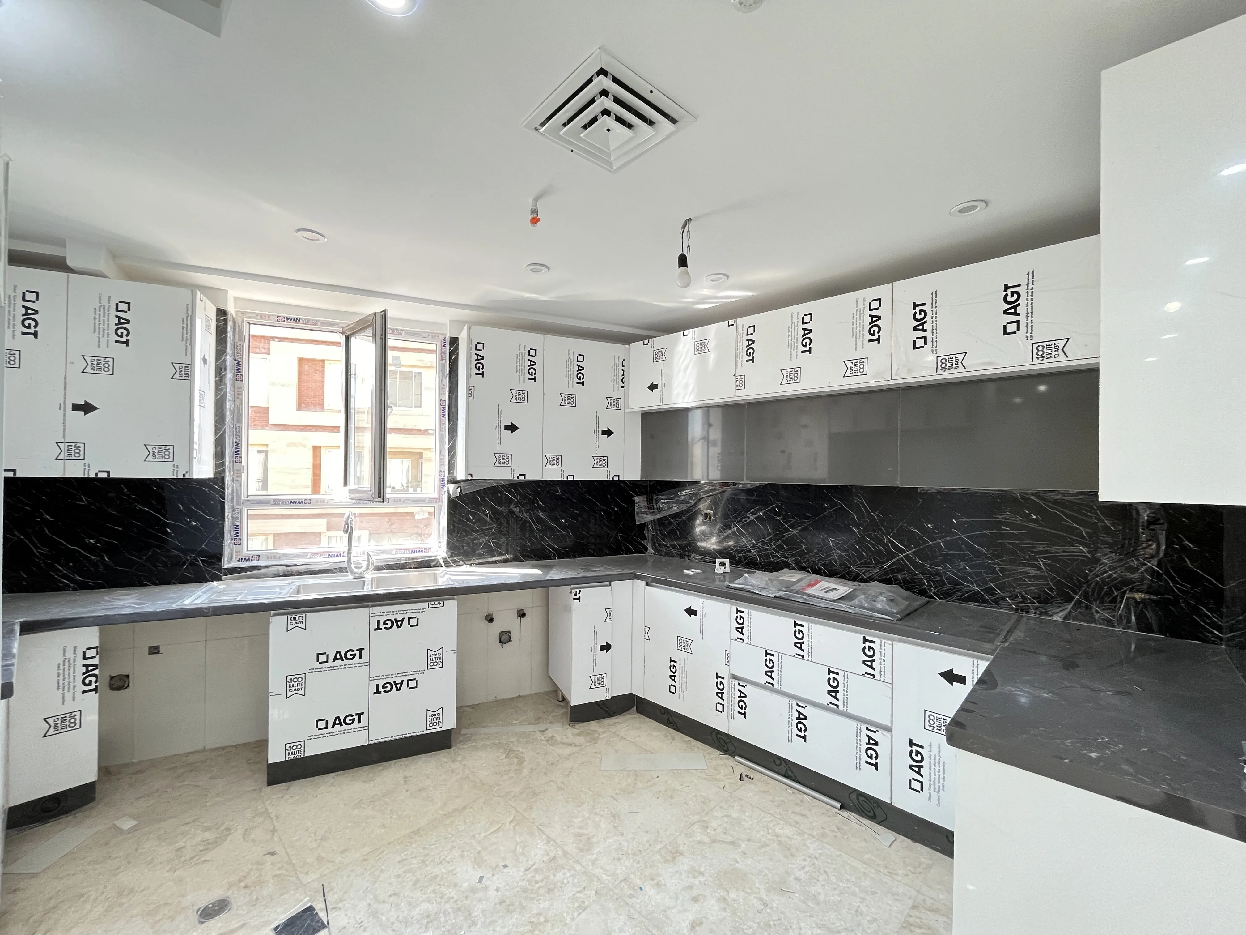 فروش 83 متر اختیاریه