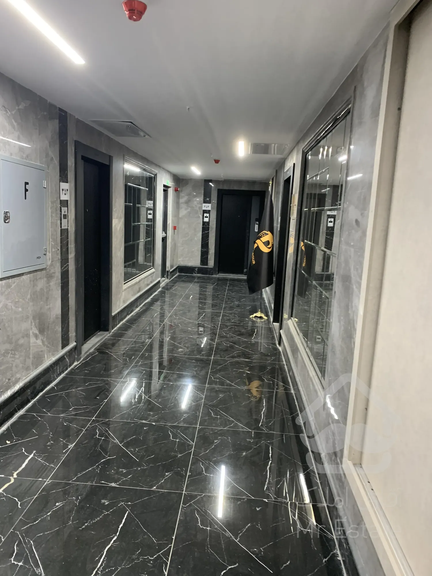 فروش واحد اداری 169 متری لوکس سند اداری در رونیکا پالاس غروی