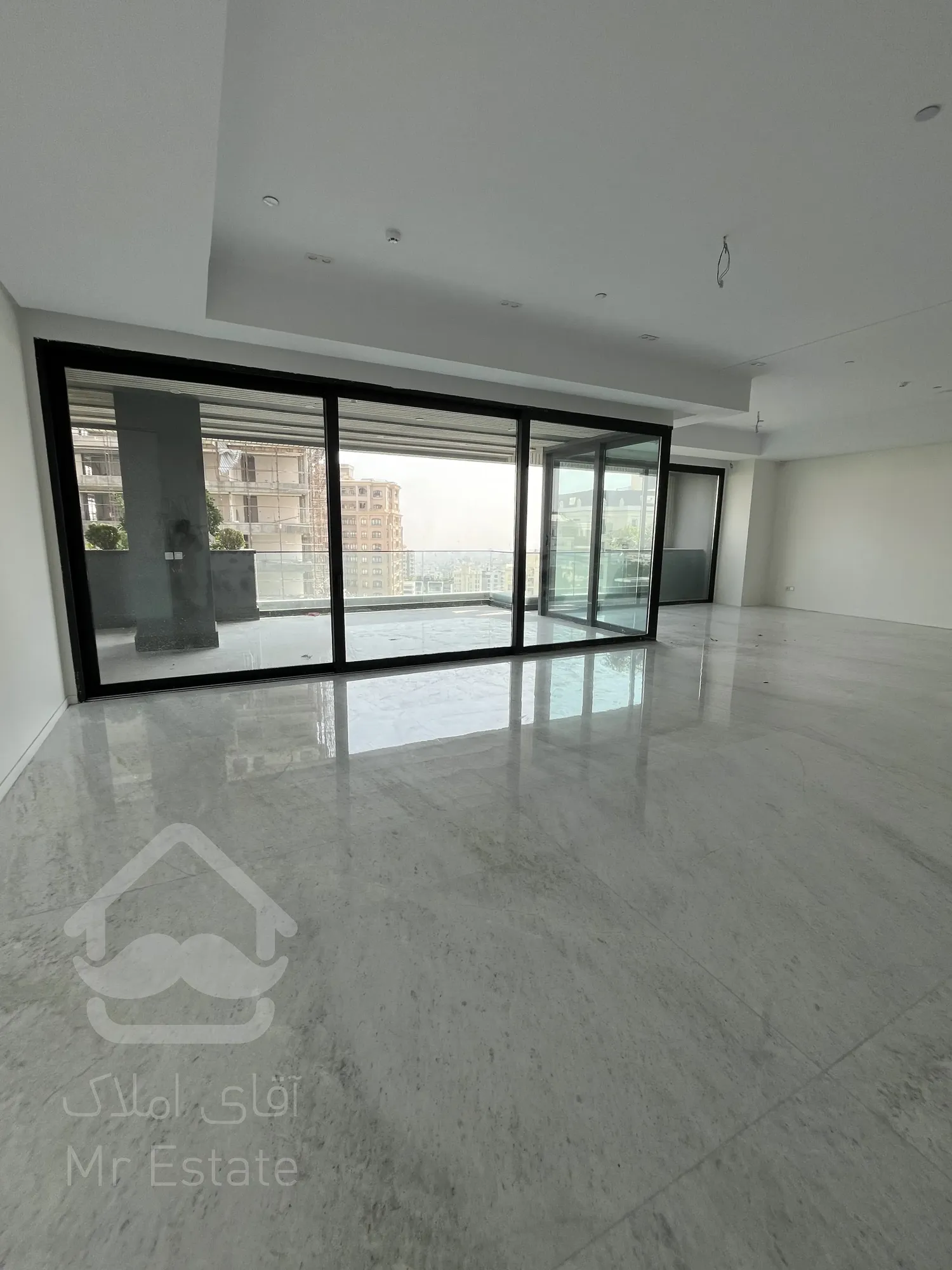 فروش آپارتمان ۳۳۰ متر نوساز نیاوران