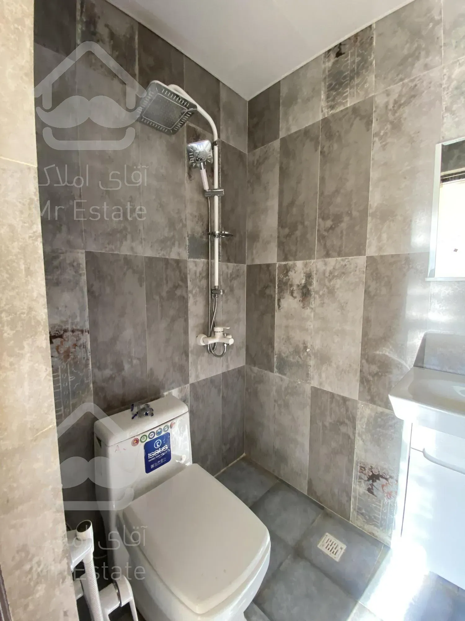 ۱۷۰ متر ویلا نوساز / شهرکی