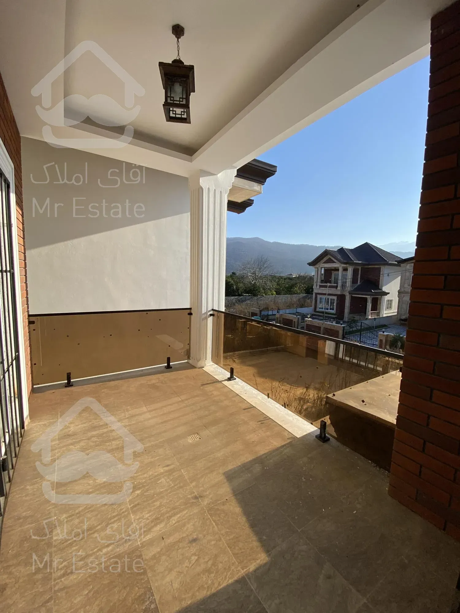 ۱۷۰ متر ویلا نوساز / شهرکی