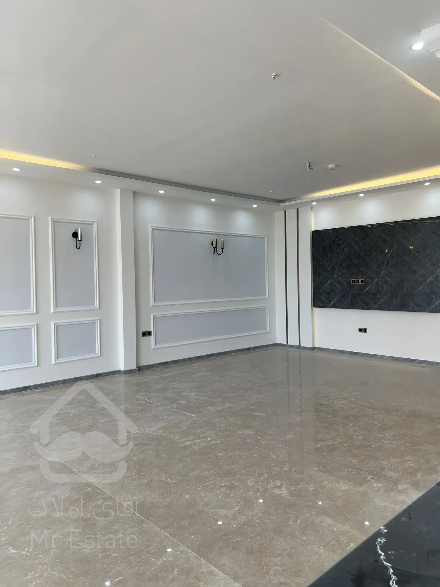 رهن واحد ۱۷۰متری صفر پشت حاشیه وکیل اباد